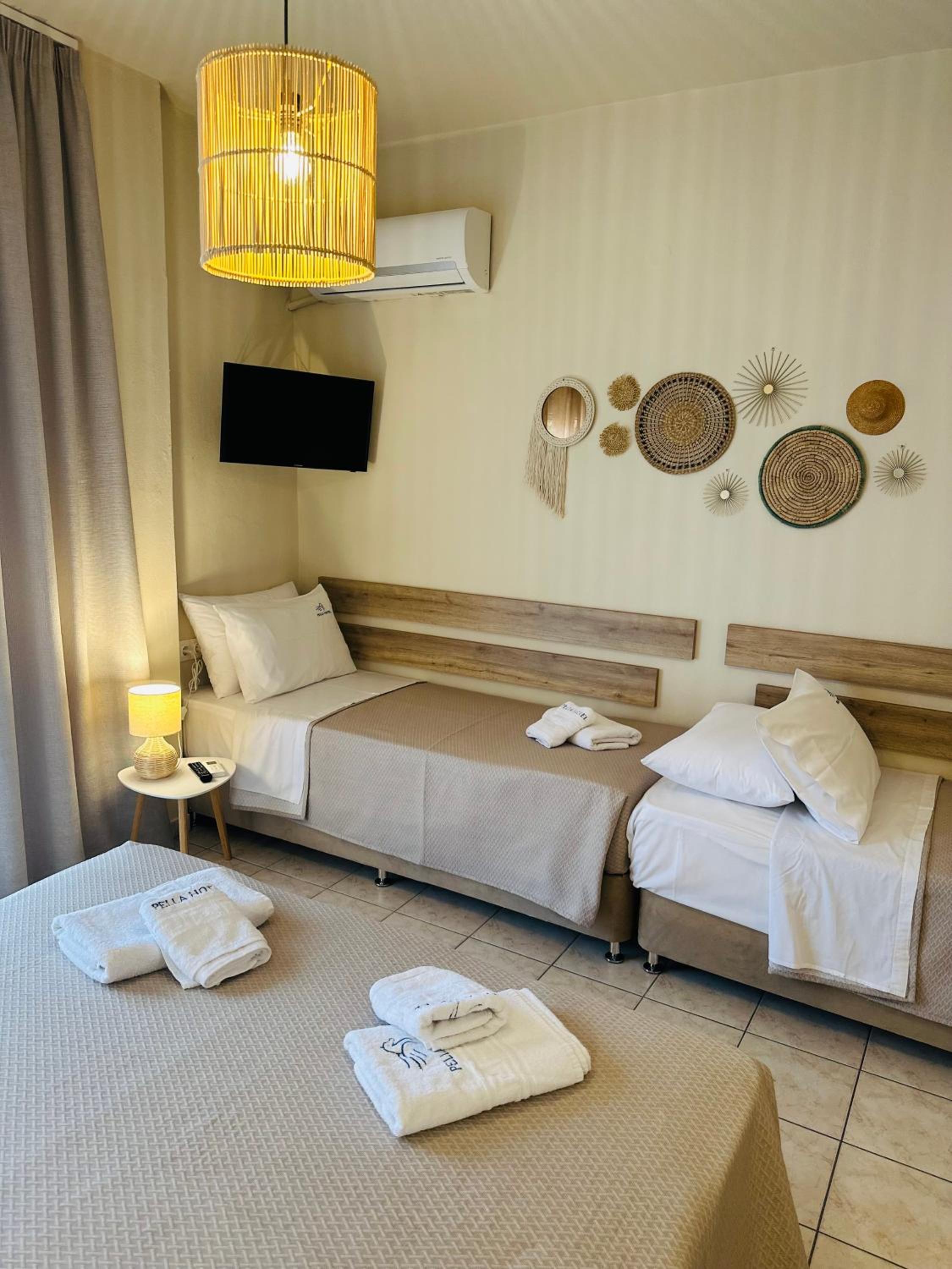Classic Quadruple Room - Photo 5