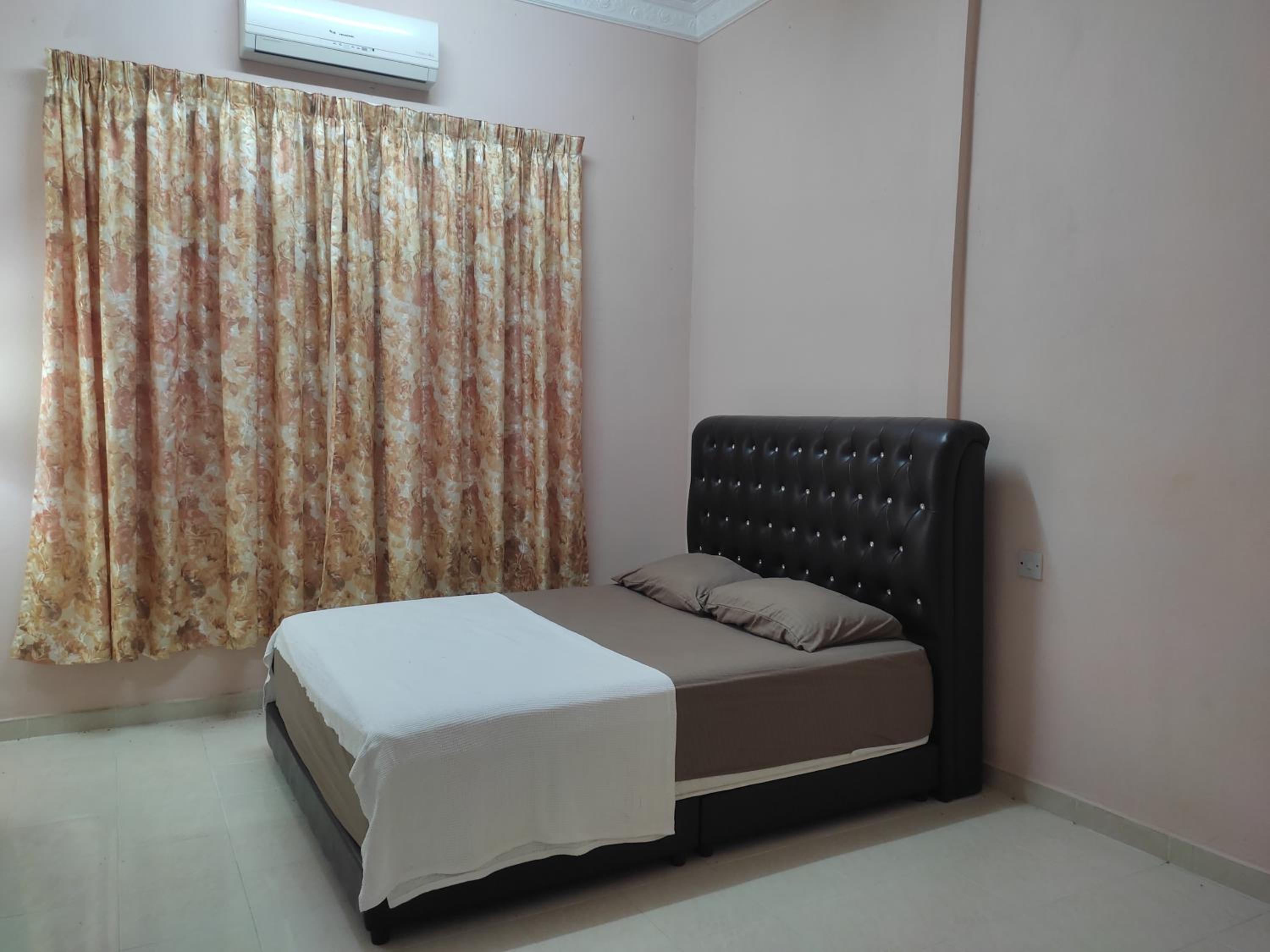 Two-Bedroom Bungalow photo 3