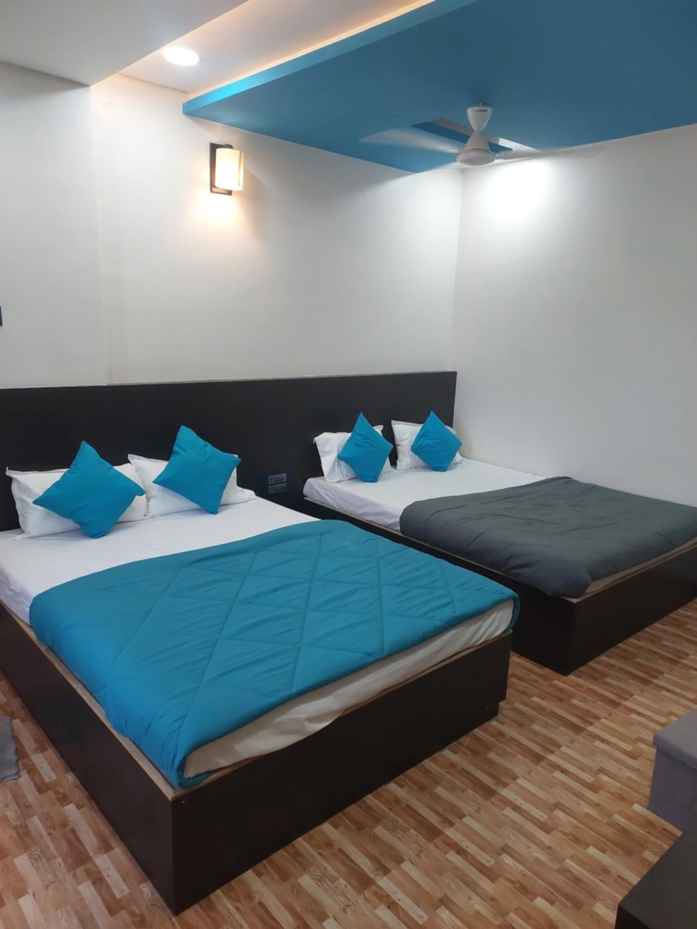 Deluxe Family Suite - Photo 31