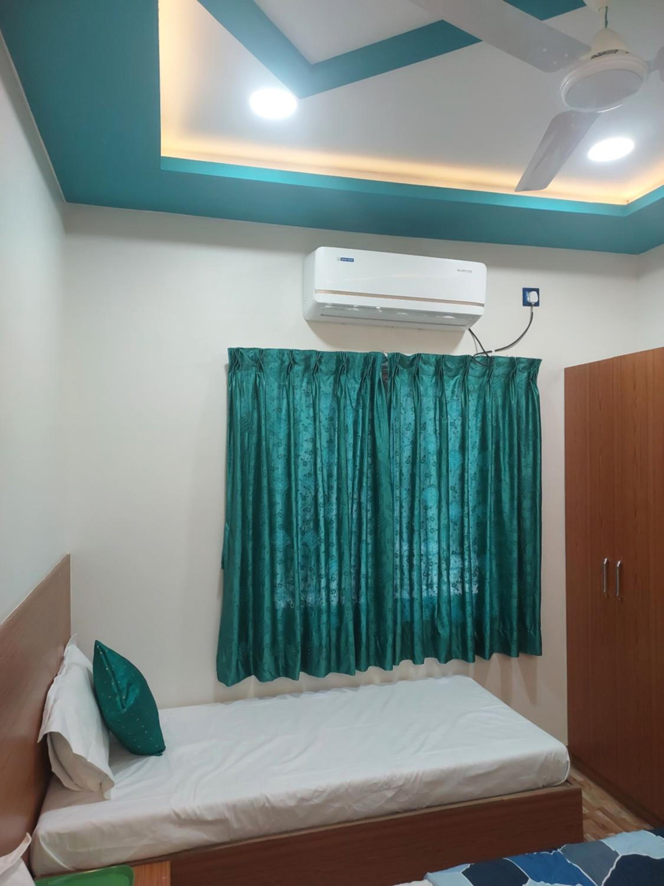 Deluxe Family Suite - Photo 29