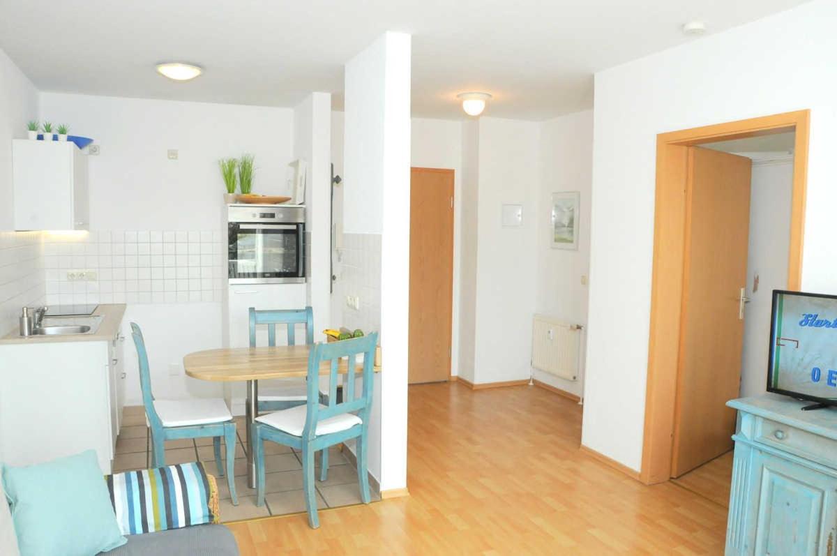 One-Bedroom Apartment with Balcony photo 3