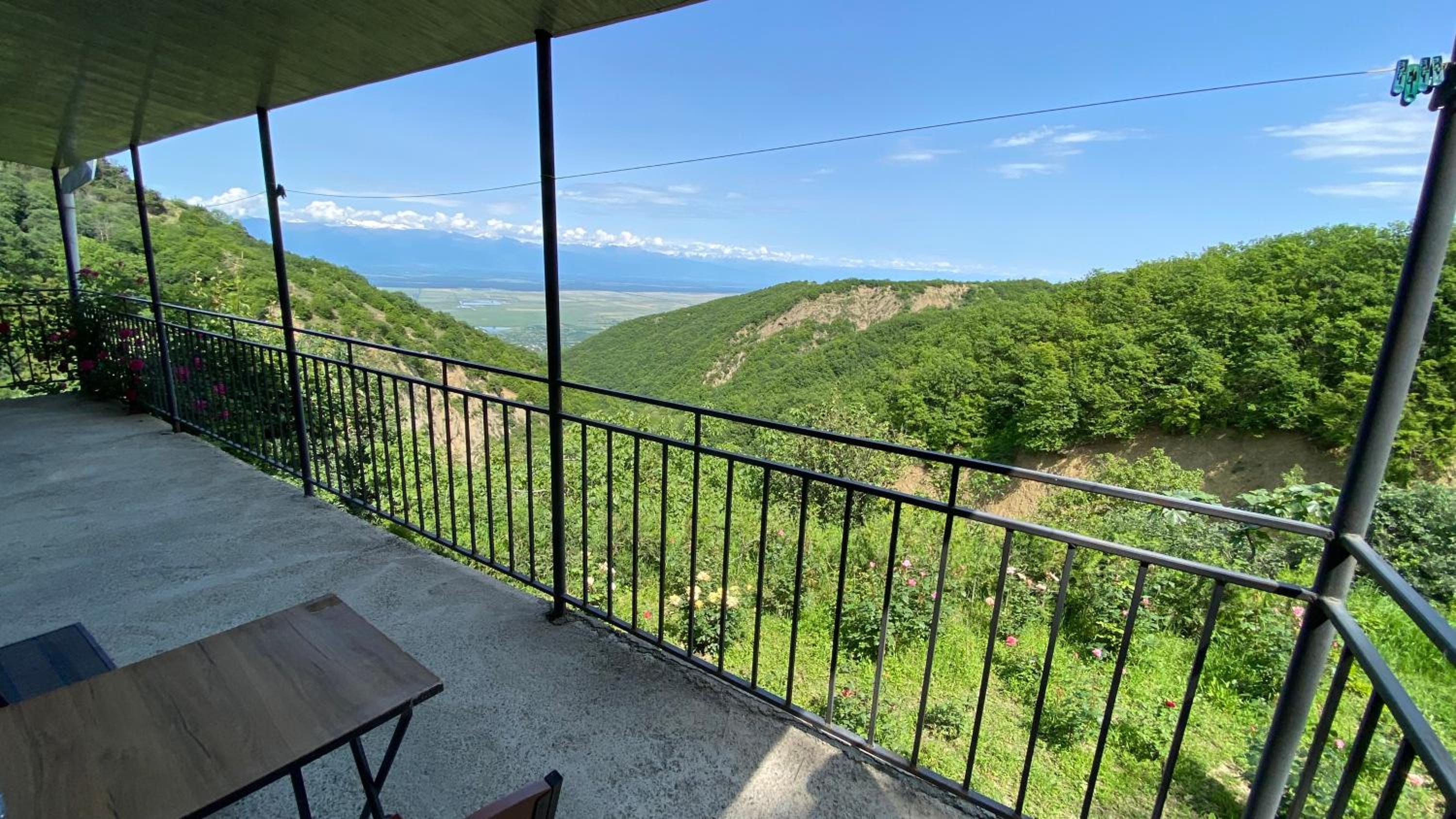 Double Room with Balcony - Photo 8