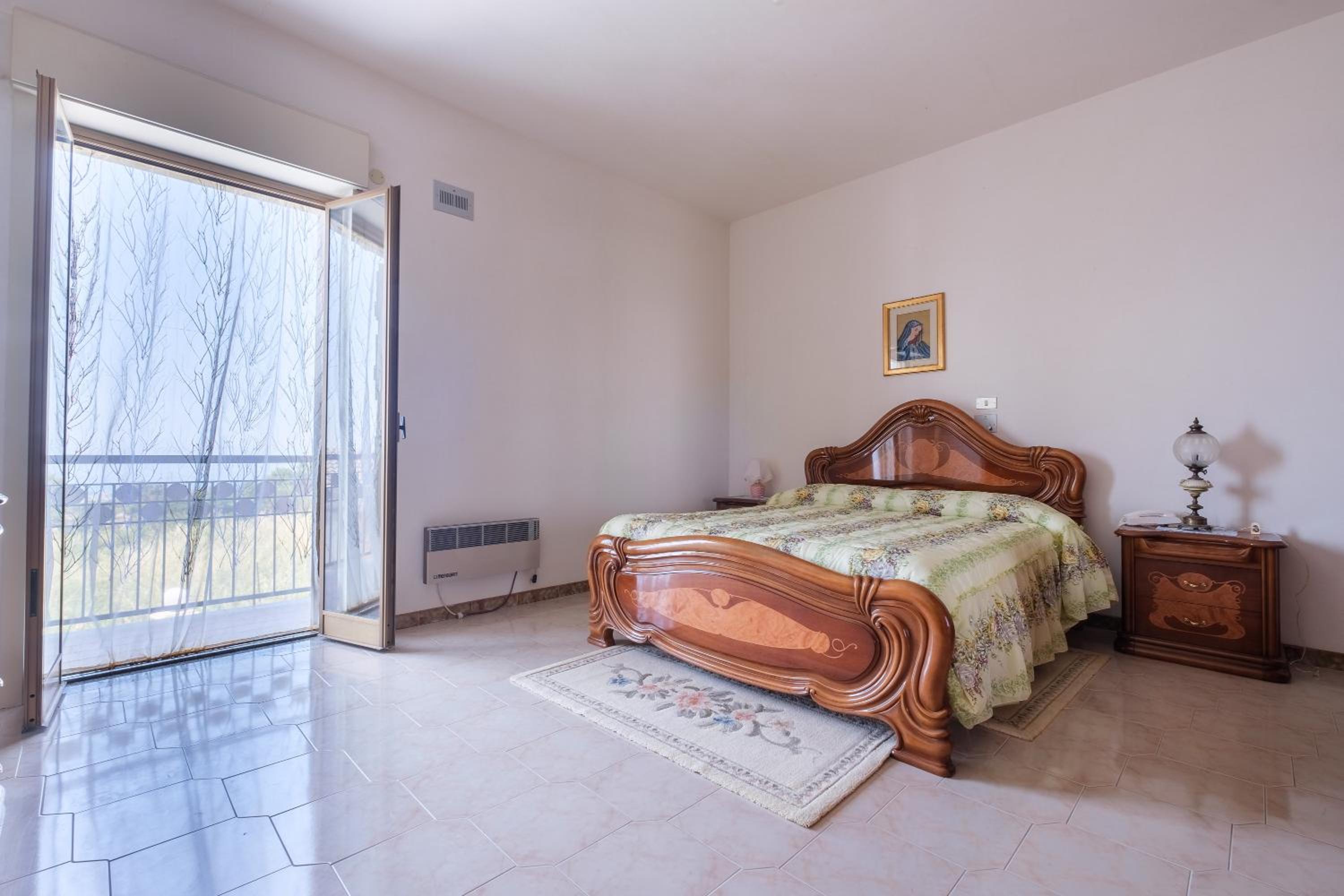 Two-Bedroom Deluxe Apartment with Ocean View photo 1