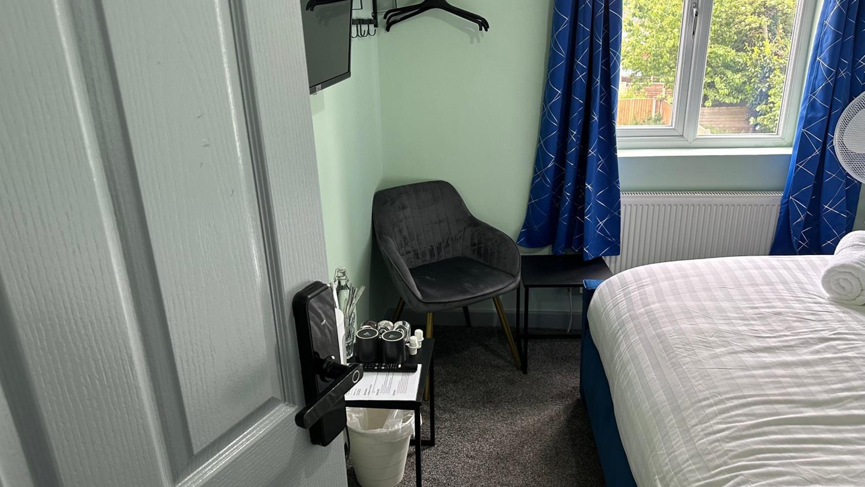Double Room - Photo 8