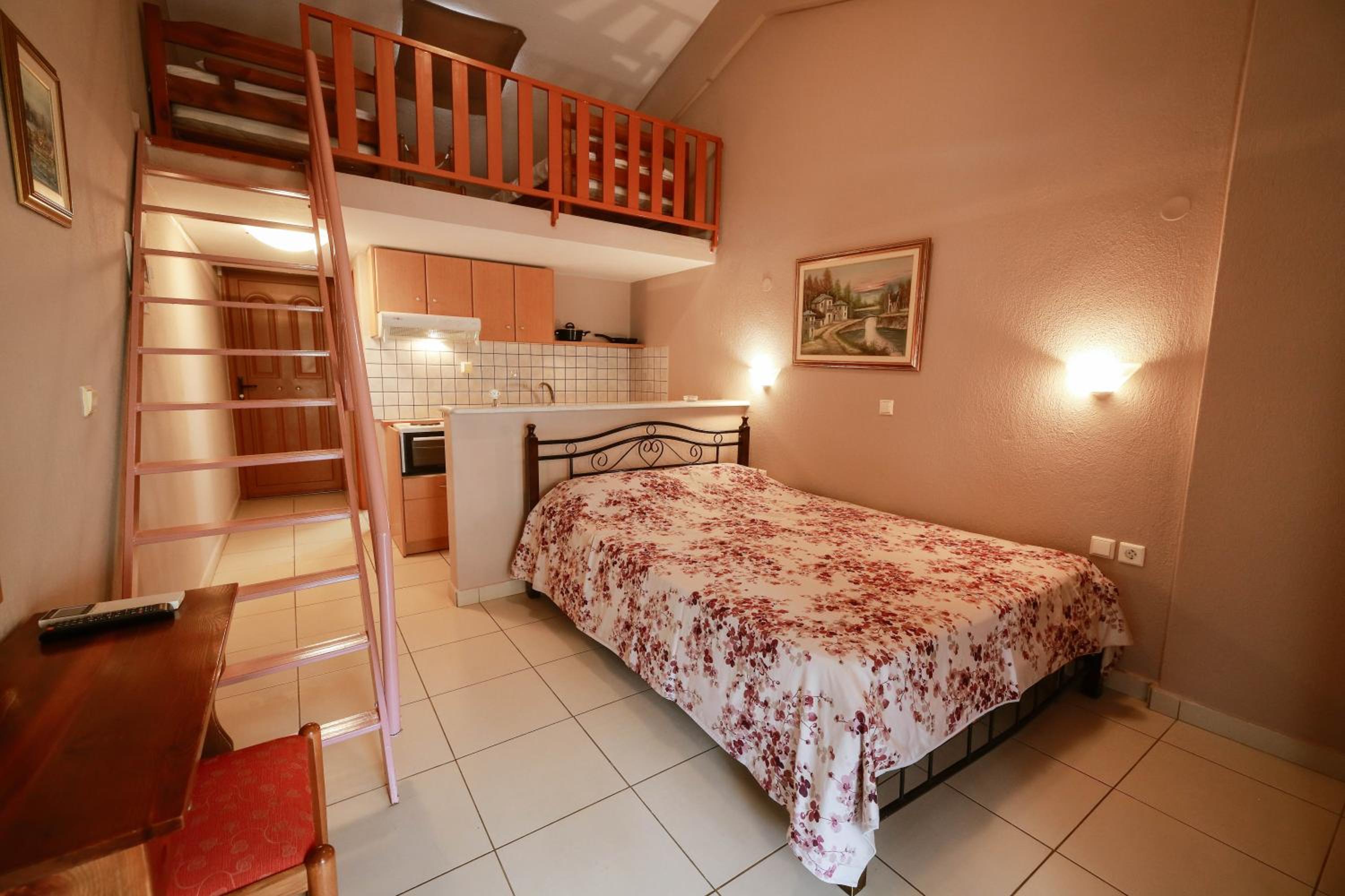 Classic Family Studio 