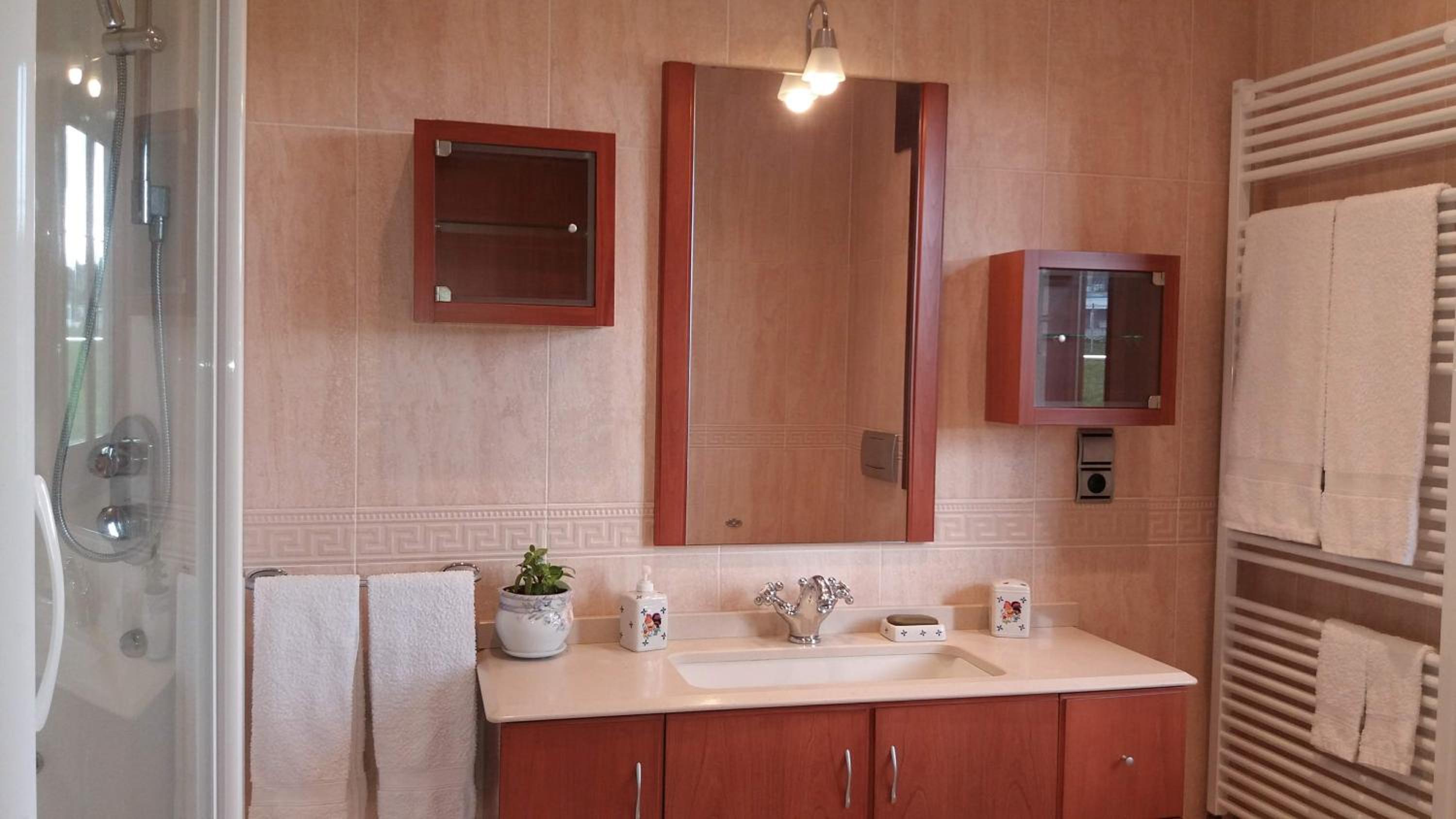 Deluxe Double Room with Shower photo 2