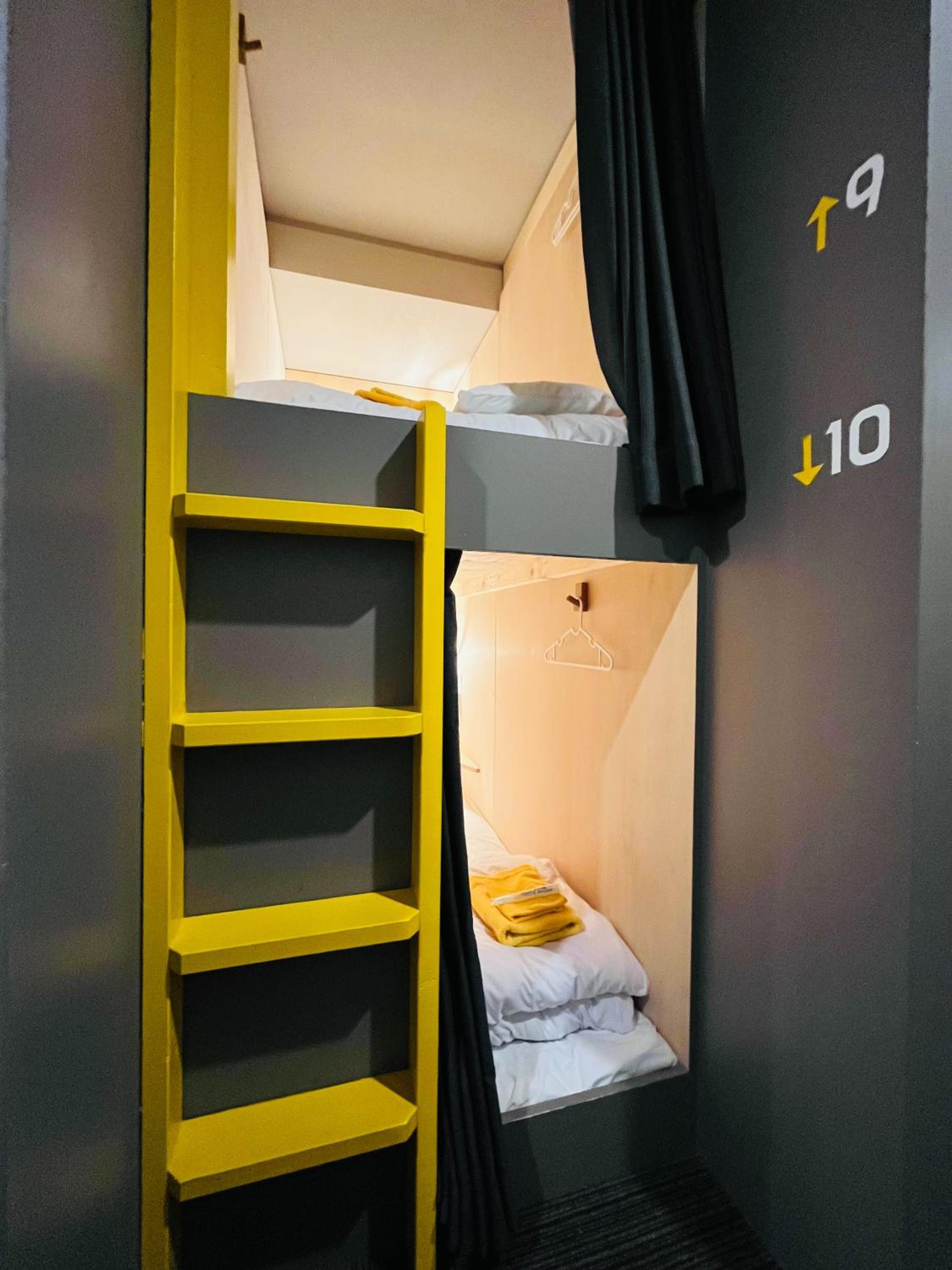 Bunk Bed in Female Dormitory Room   photo 3