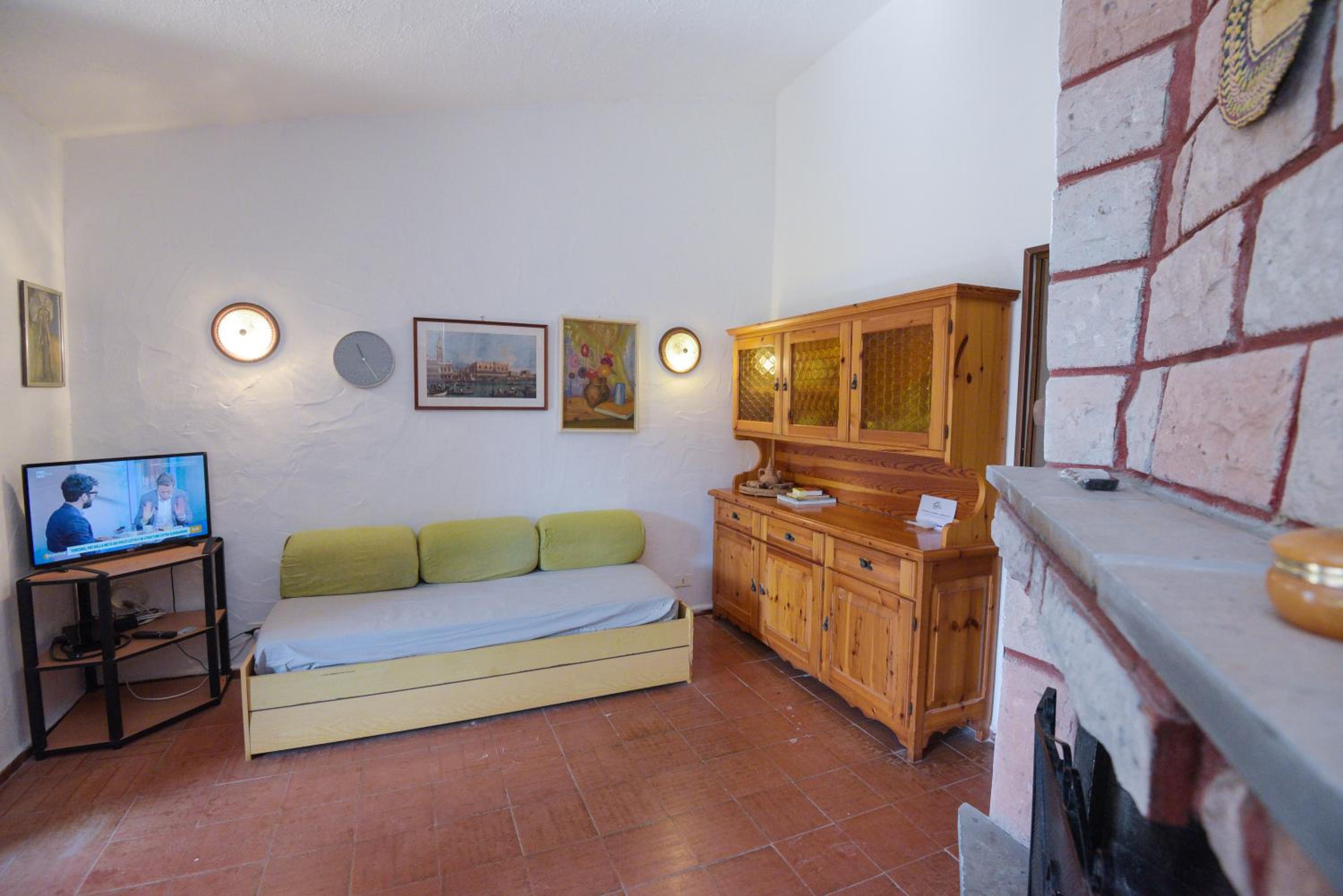 Three-Bedroom Apartment photo 1