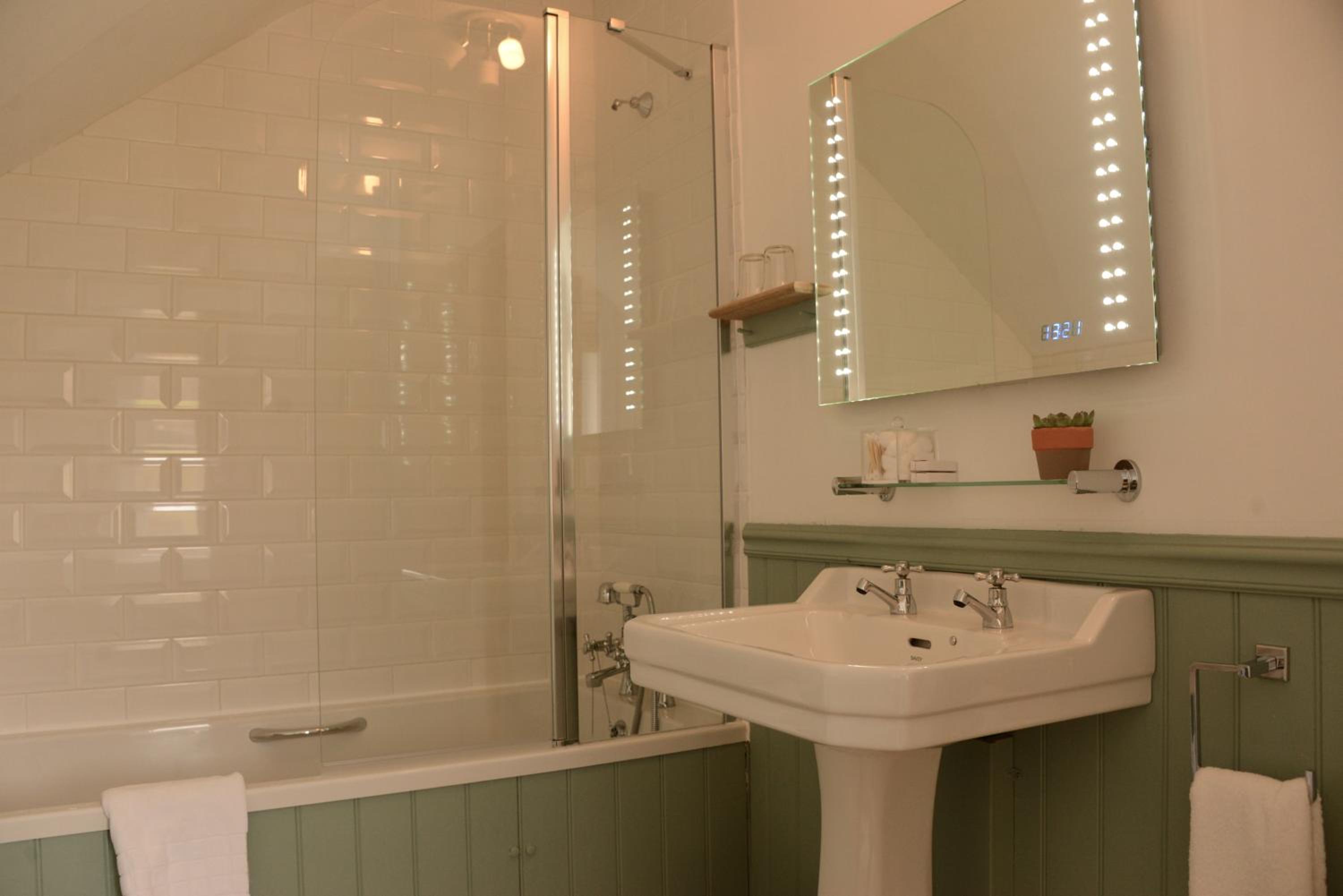 Double Room - Photo 4