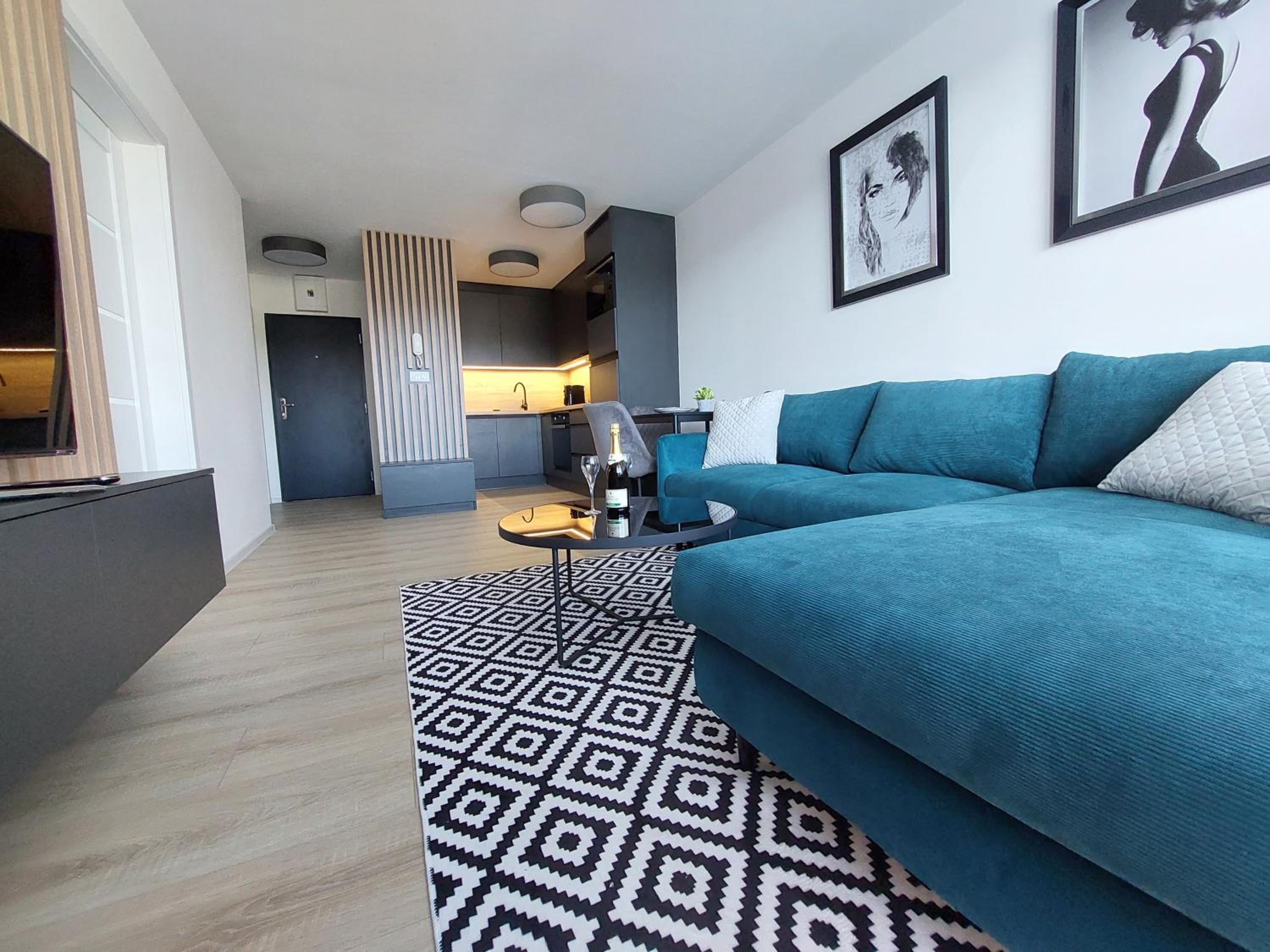 One-Bedroom Apartment photo 1