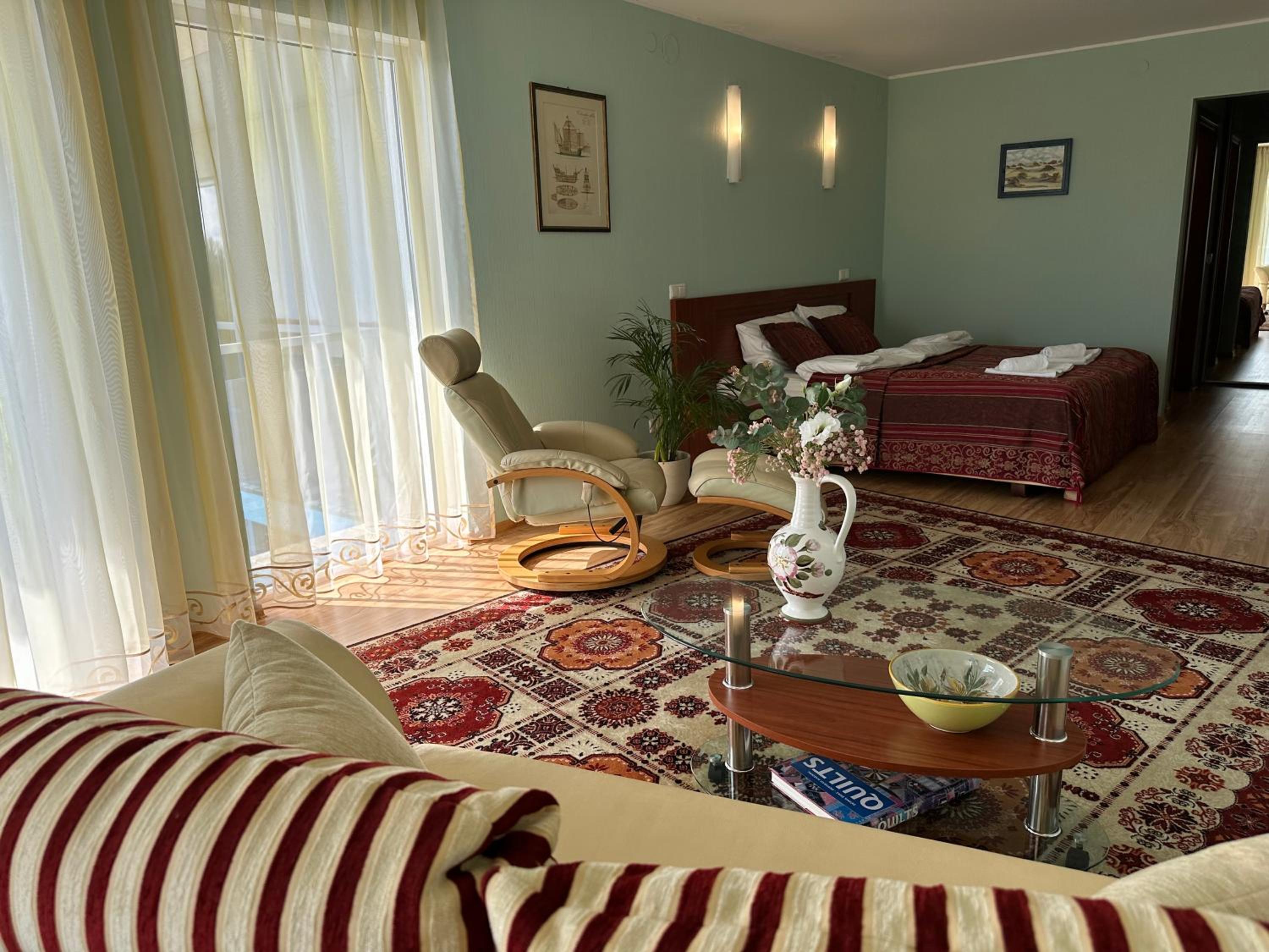 Deluxe Double Or Twin Room With Lake View photo 3