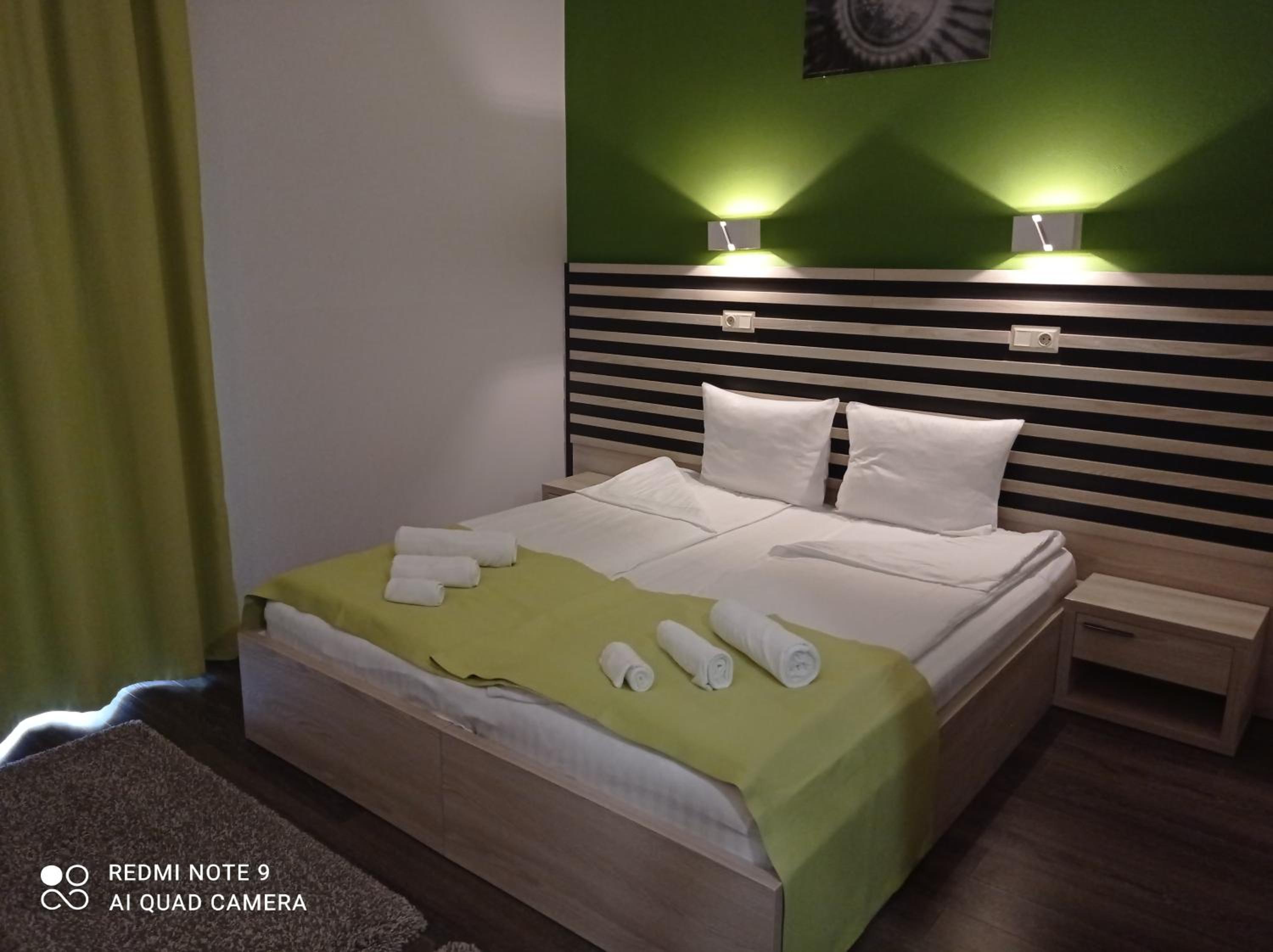 Twin Room - Disability Access - Photo 1