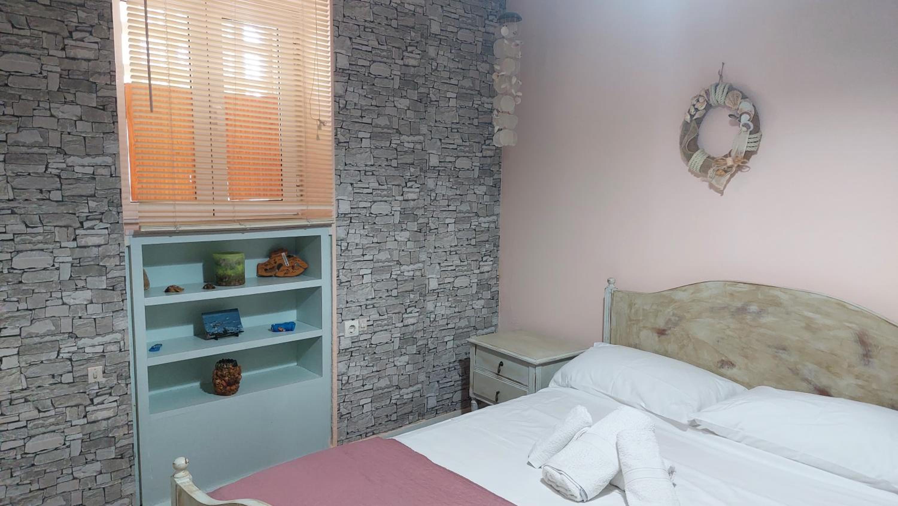 Three-Bedroom Townhouse - Photo 9