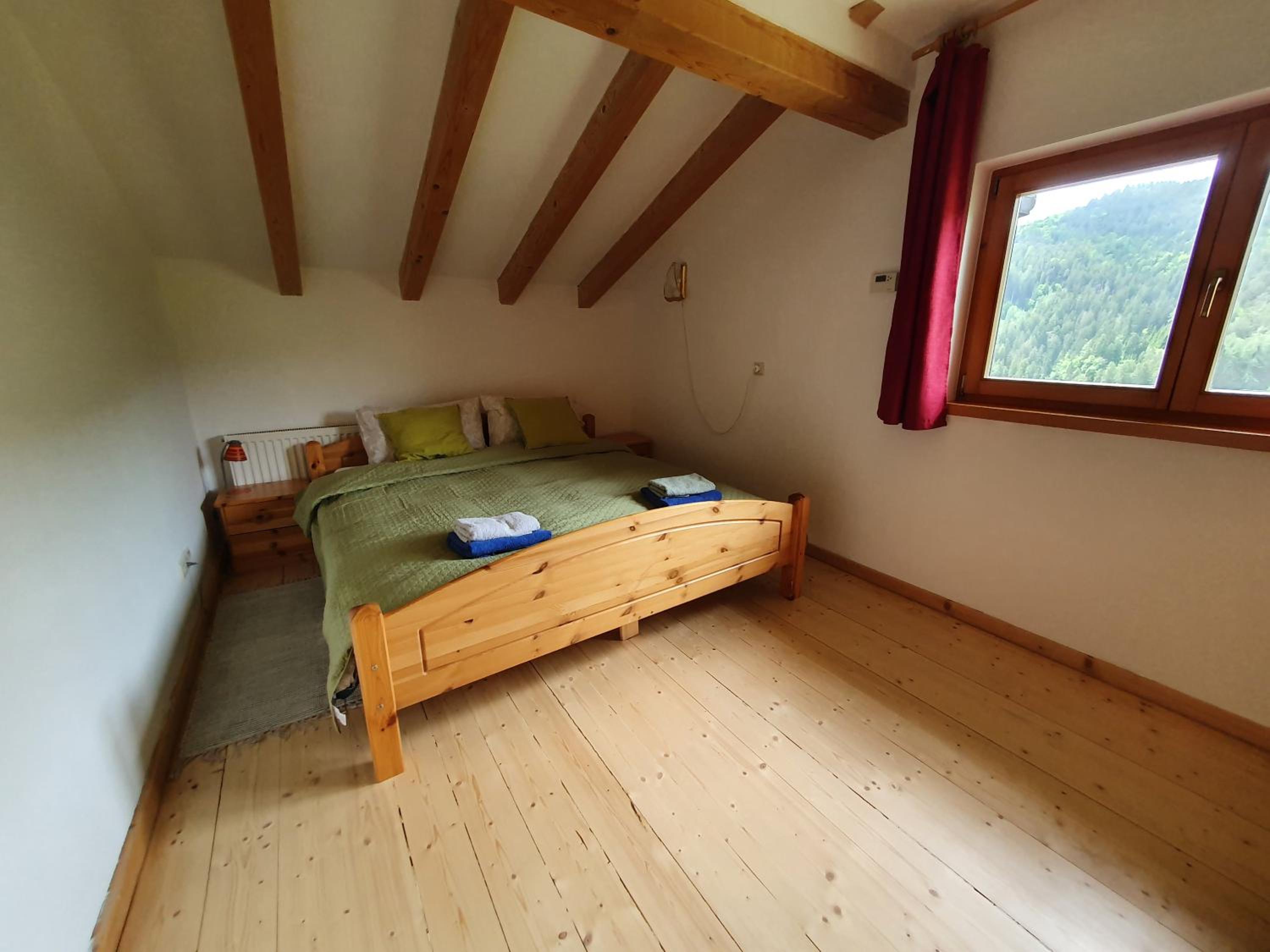 Apartment with Mountain View