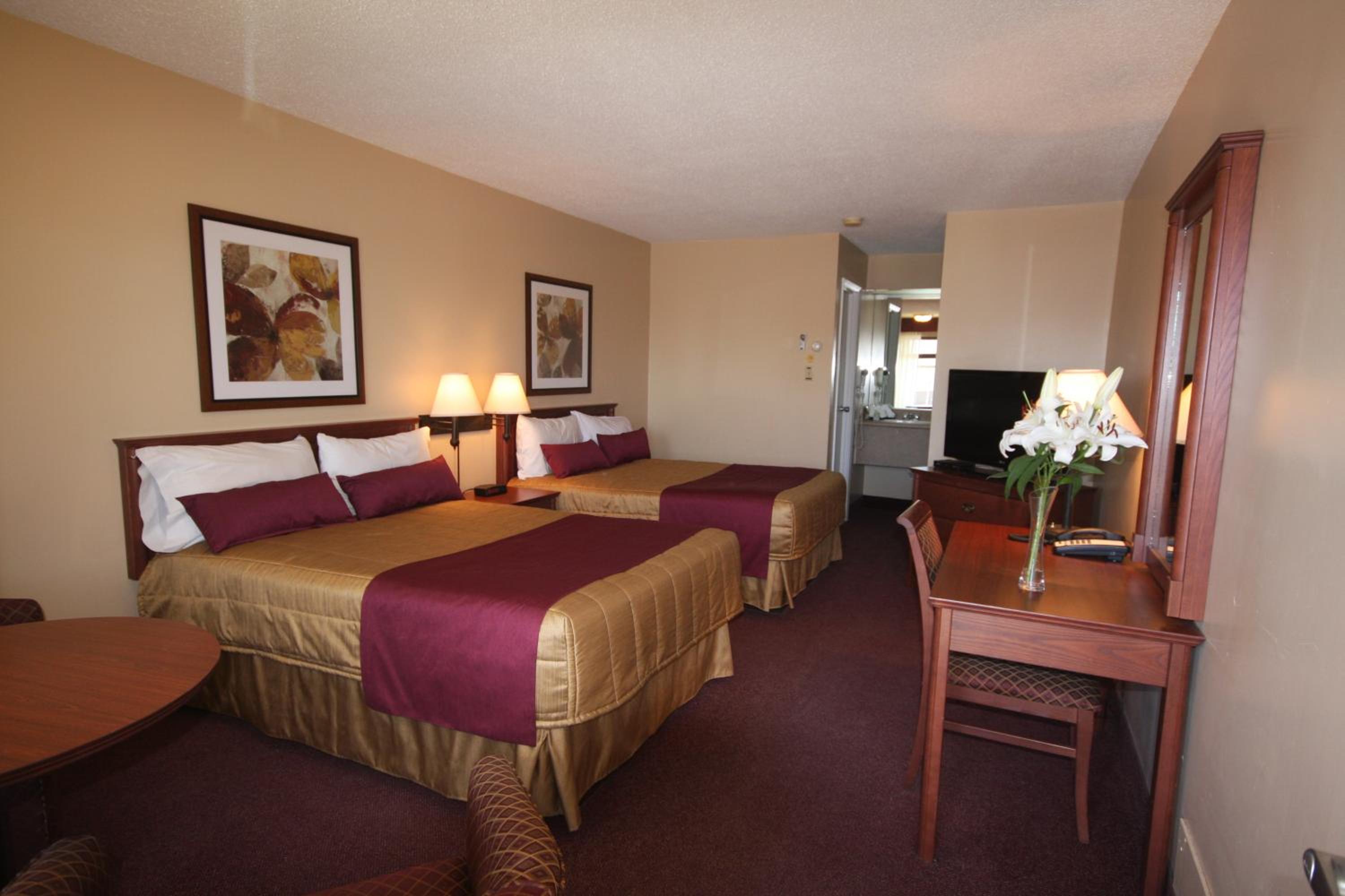 Standard Double Room with Two Double Beds photo 3