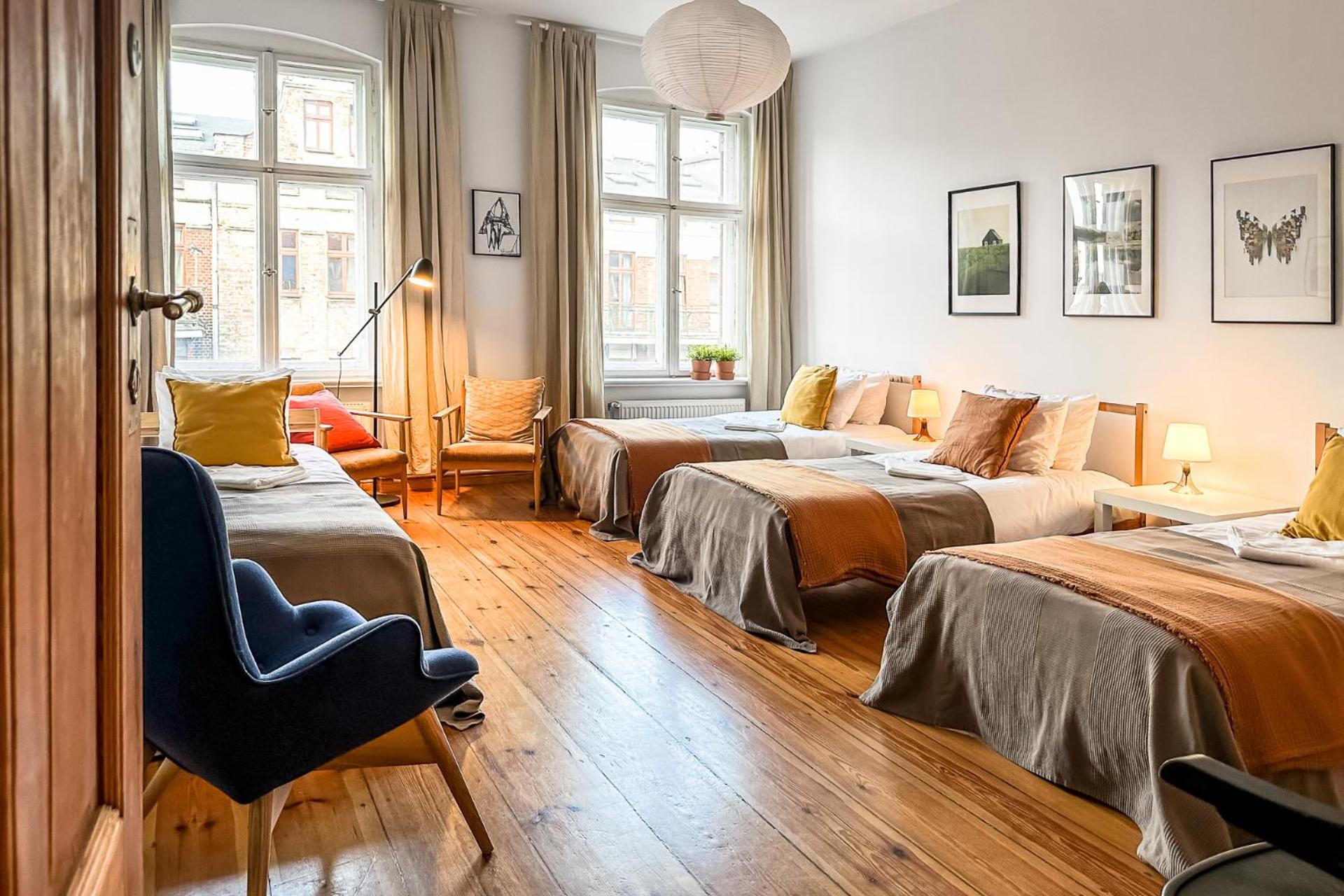 Scandi Two-Bedroom Apartment with Living Room  - Photo 1
