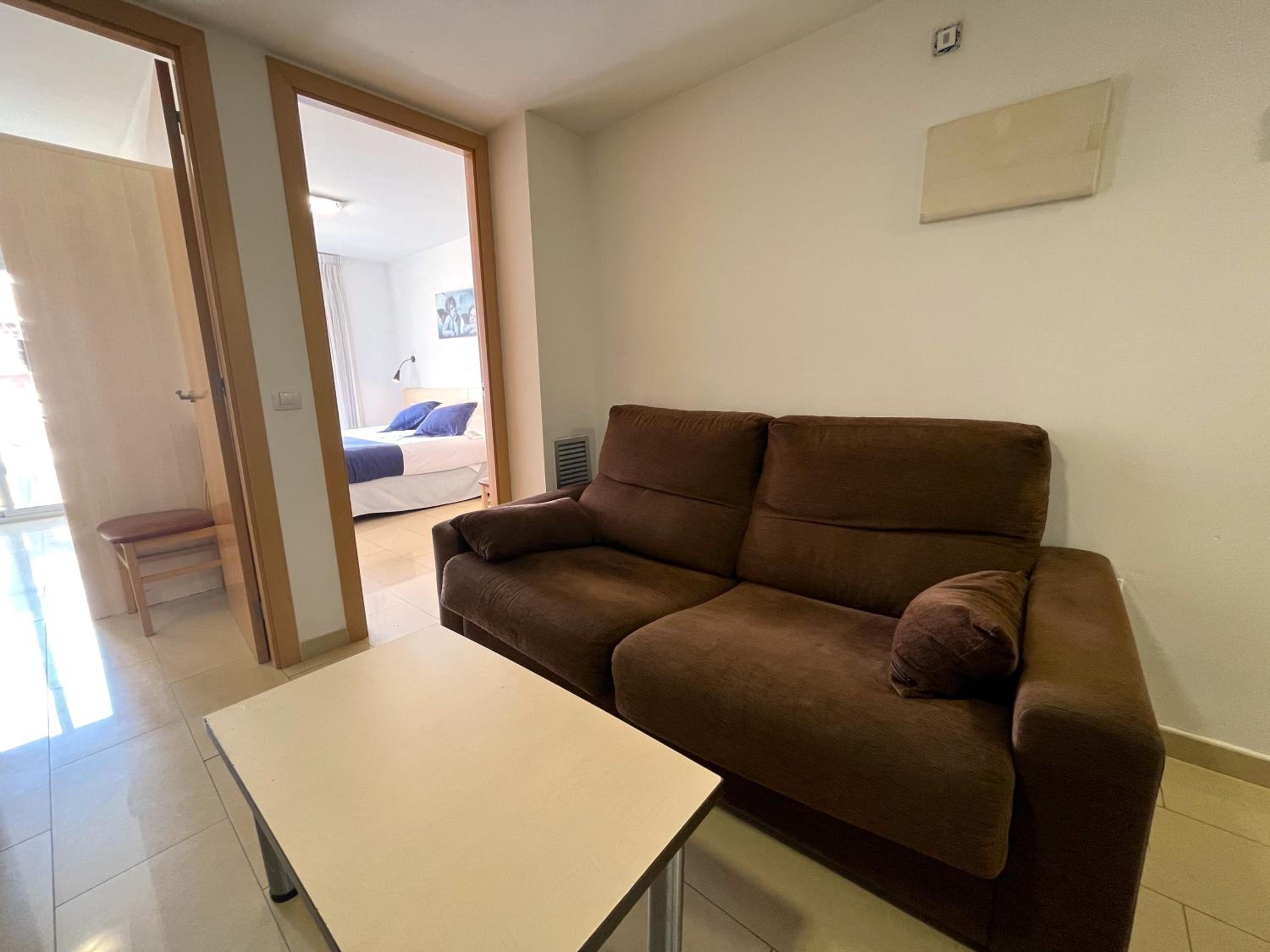Apartamento de Dos Habitaciones con Balcón (4-6 Adultos)