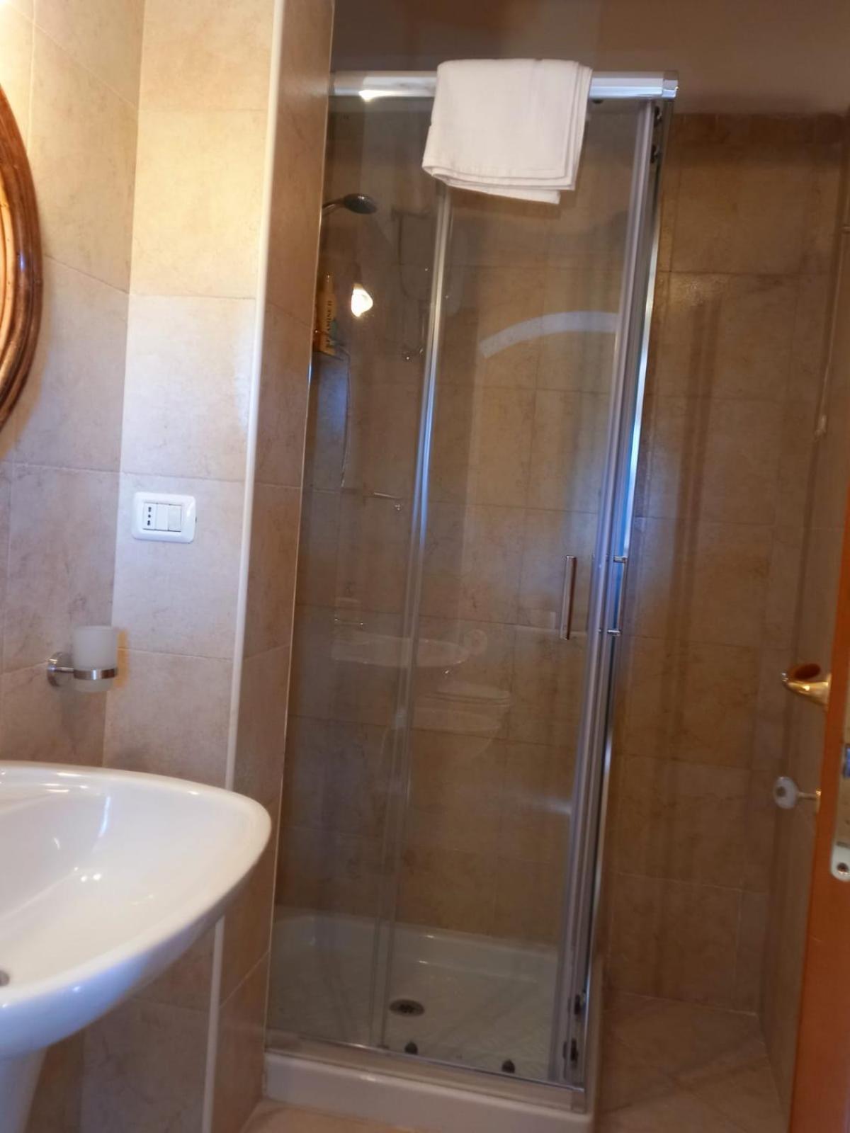 Double Room With Balcony photo 3