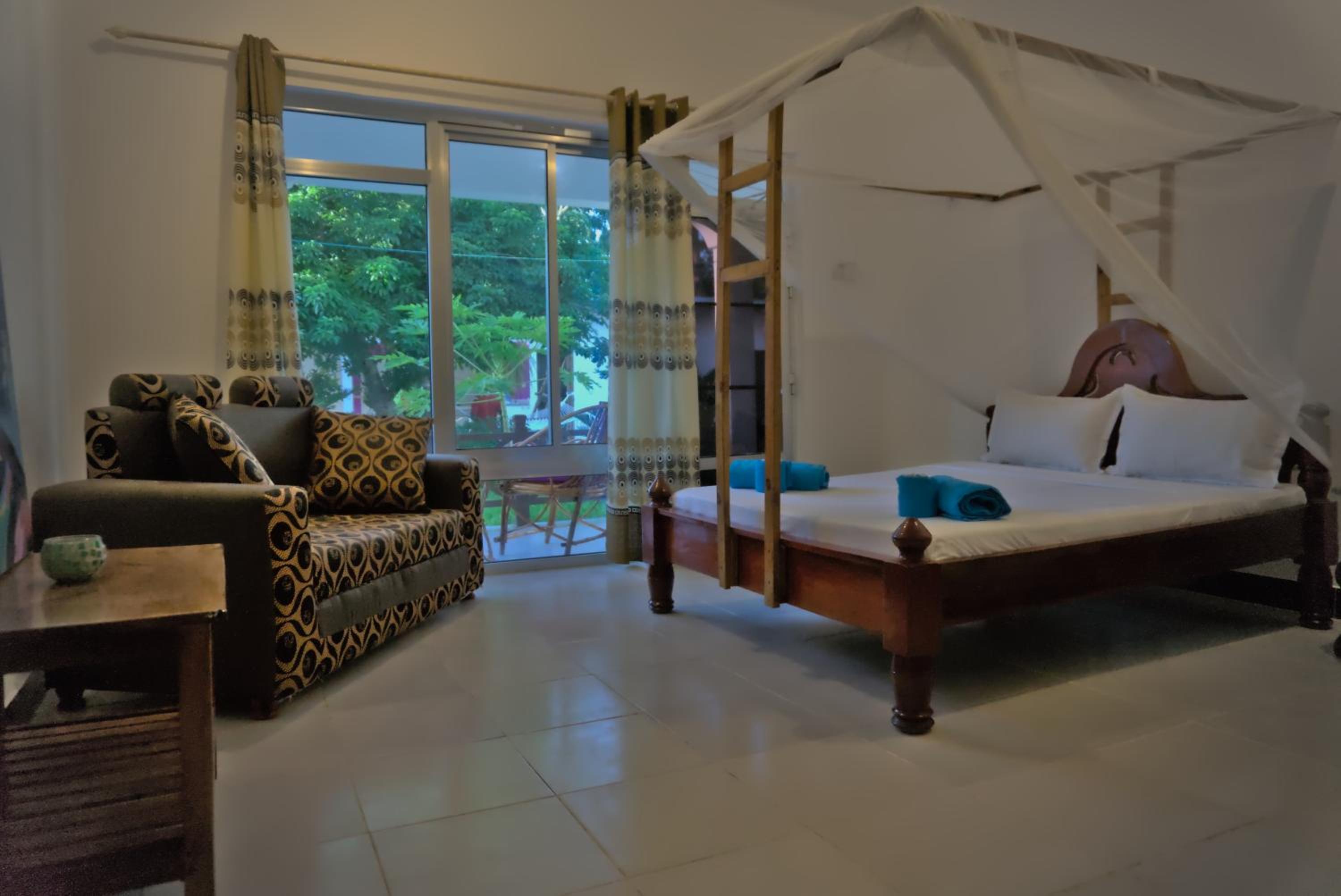 Family Room with Garden View photo 3