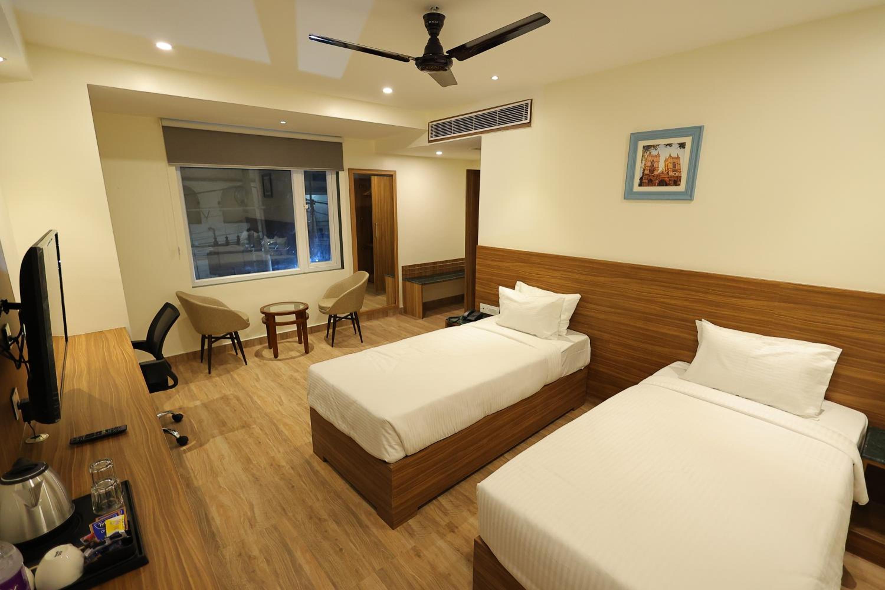 Deluxe Room - Photo 1