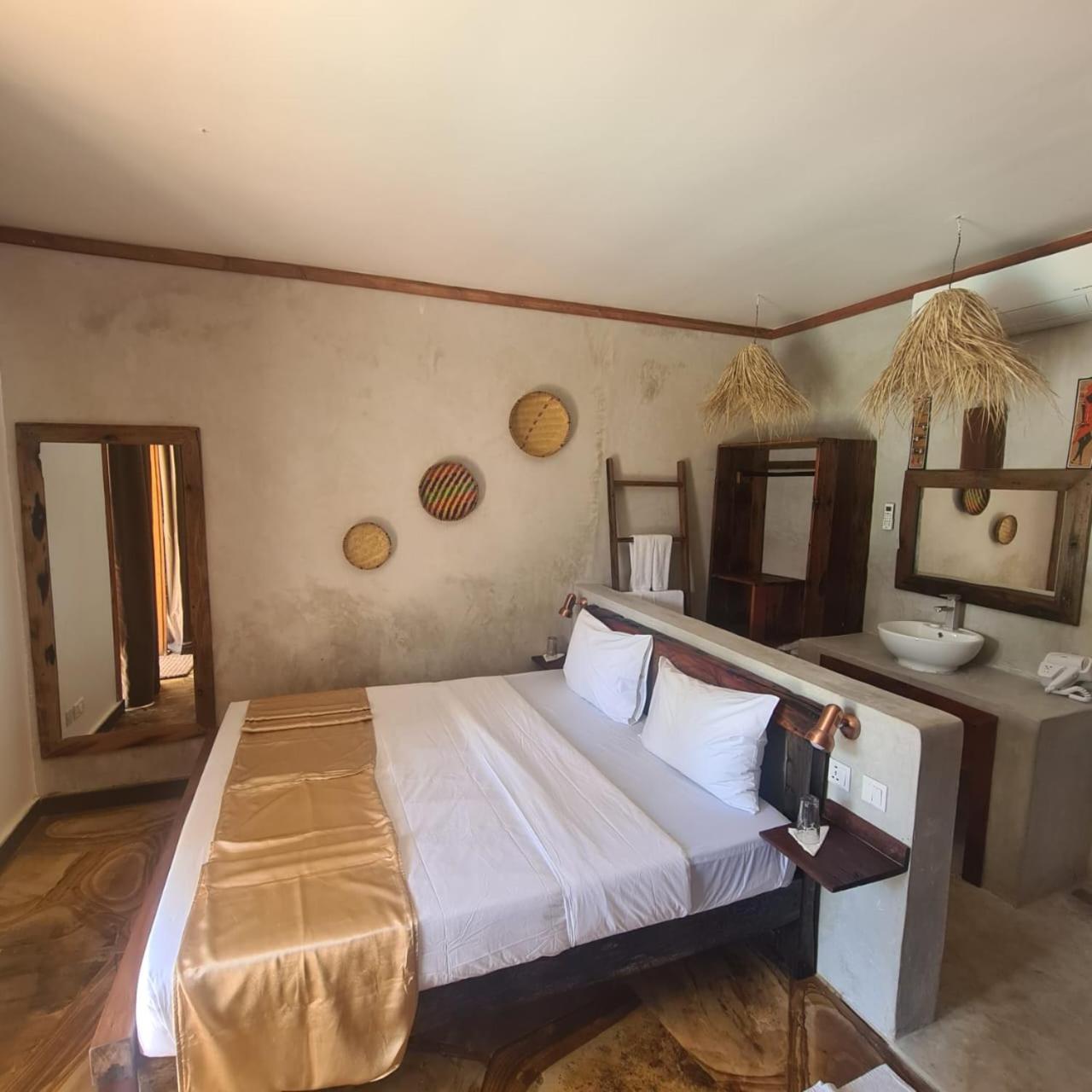 Budget Double Room - Photo 6