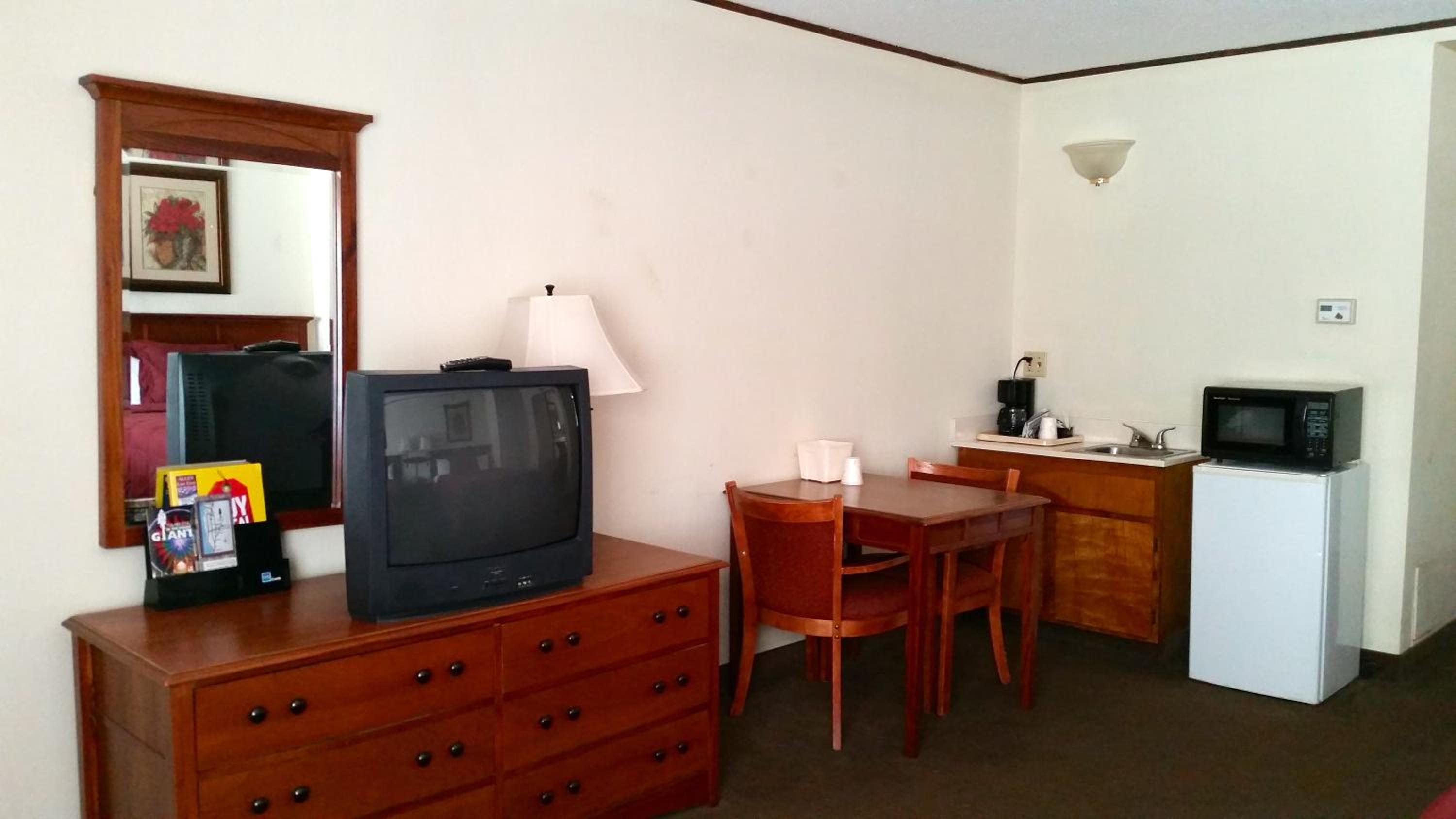 Standard Double Room with Two Double Beds - Photo 3