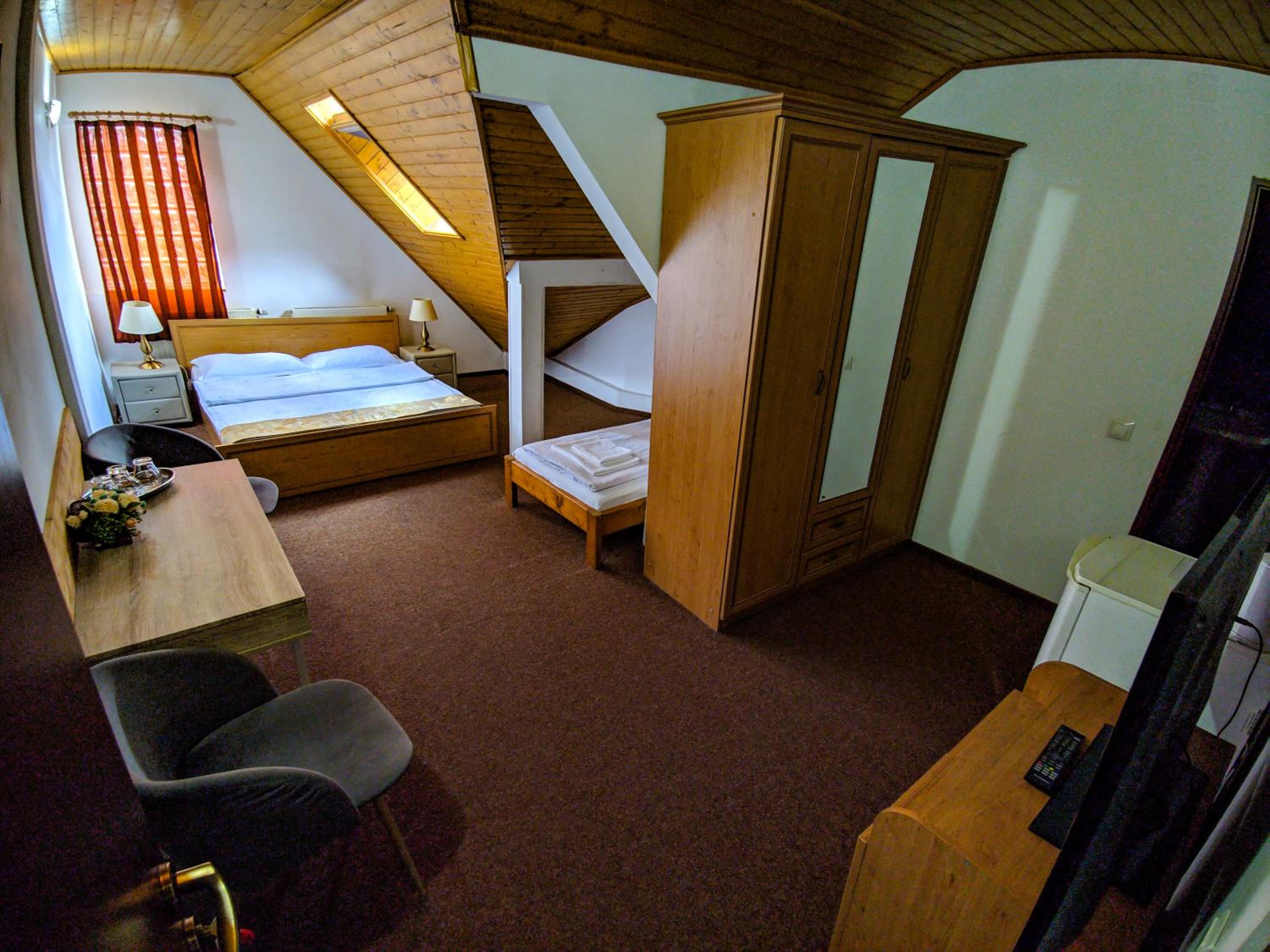 Triple Room - Photo 5