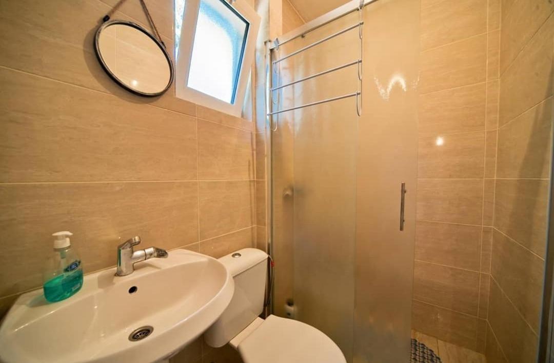 One-Bedroom House photo 2