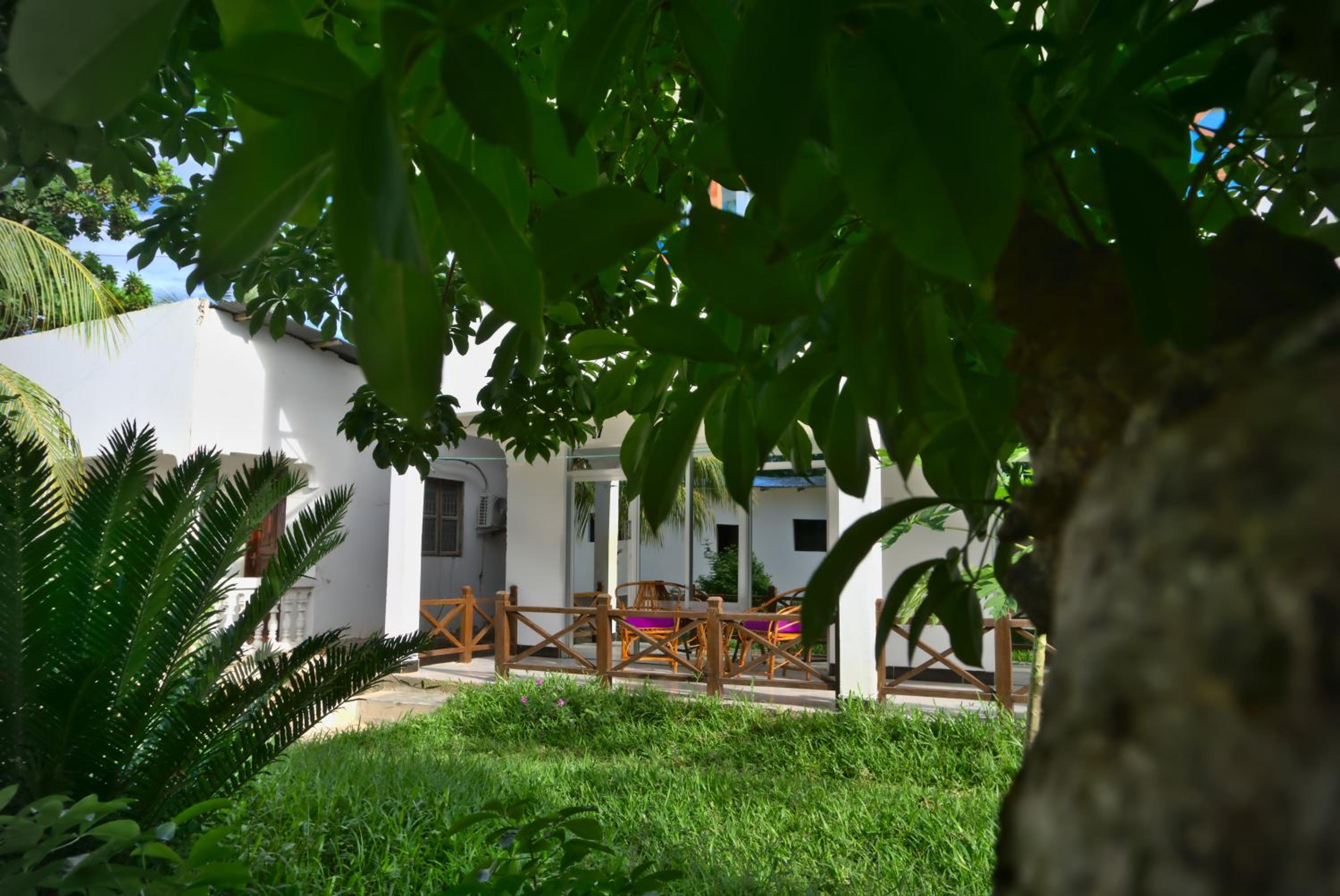 Deluxe Double Room with Balcony photo 3