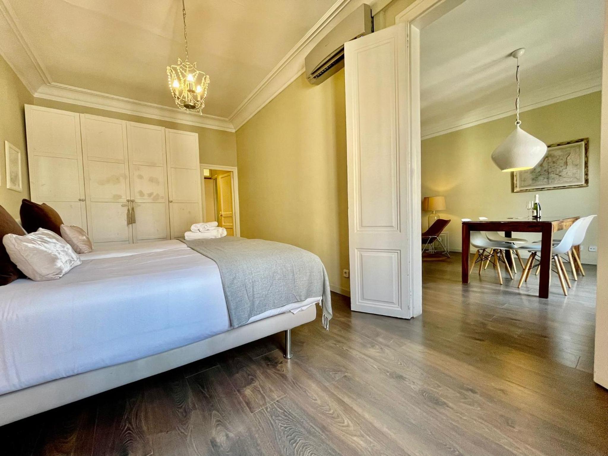 One-Bedroom Apartment with Big Balcony photo 2