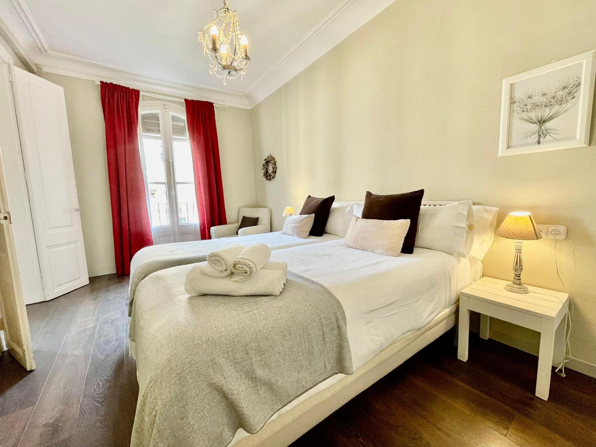 One-Bedroom Apartment with Big Balcony photo 3