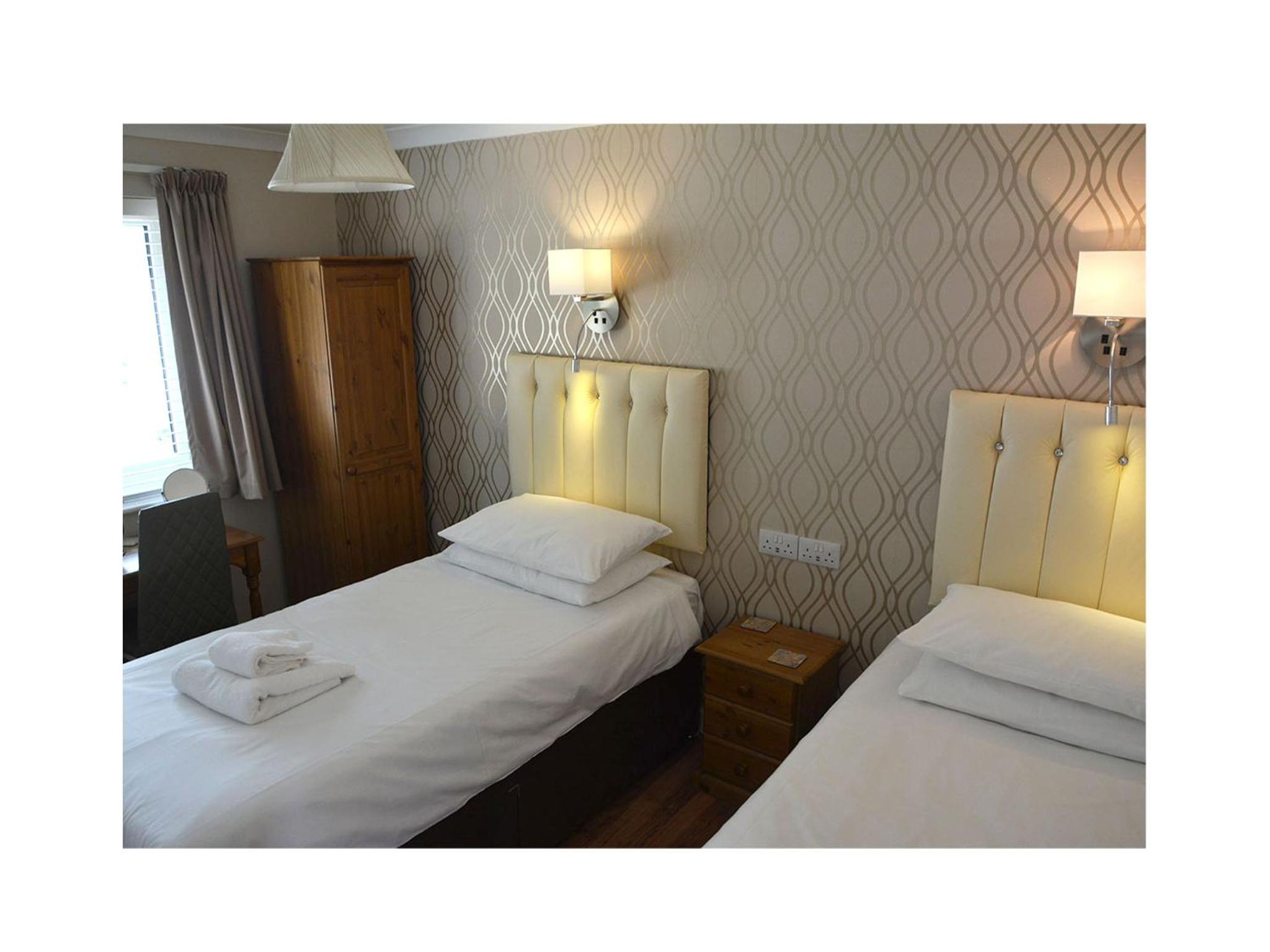 Twin Room En-Suite photo 3