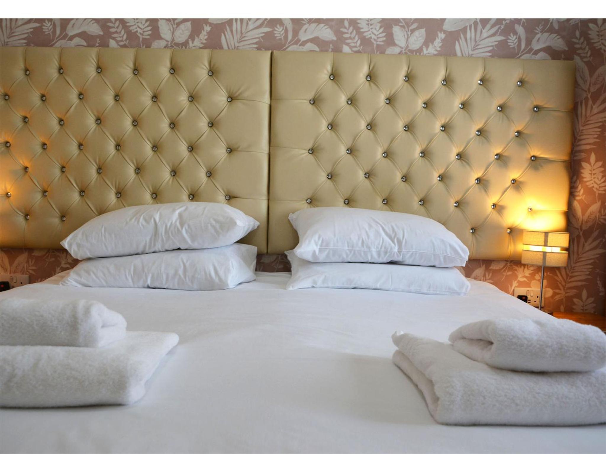 Double En-suite Twin or Single Room - Photo 17