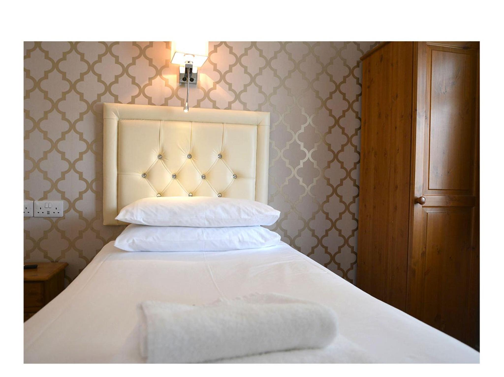 Twin En-suite - Photo 7