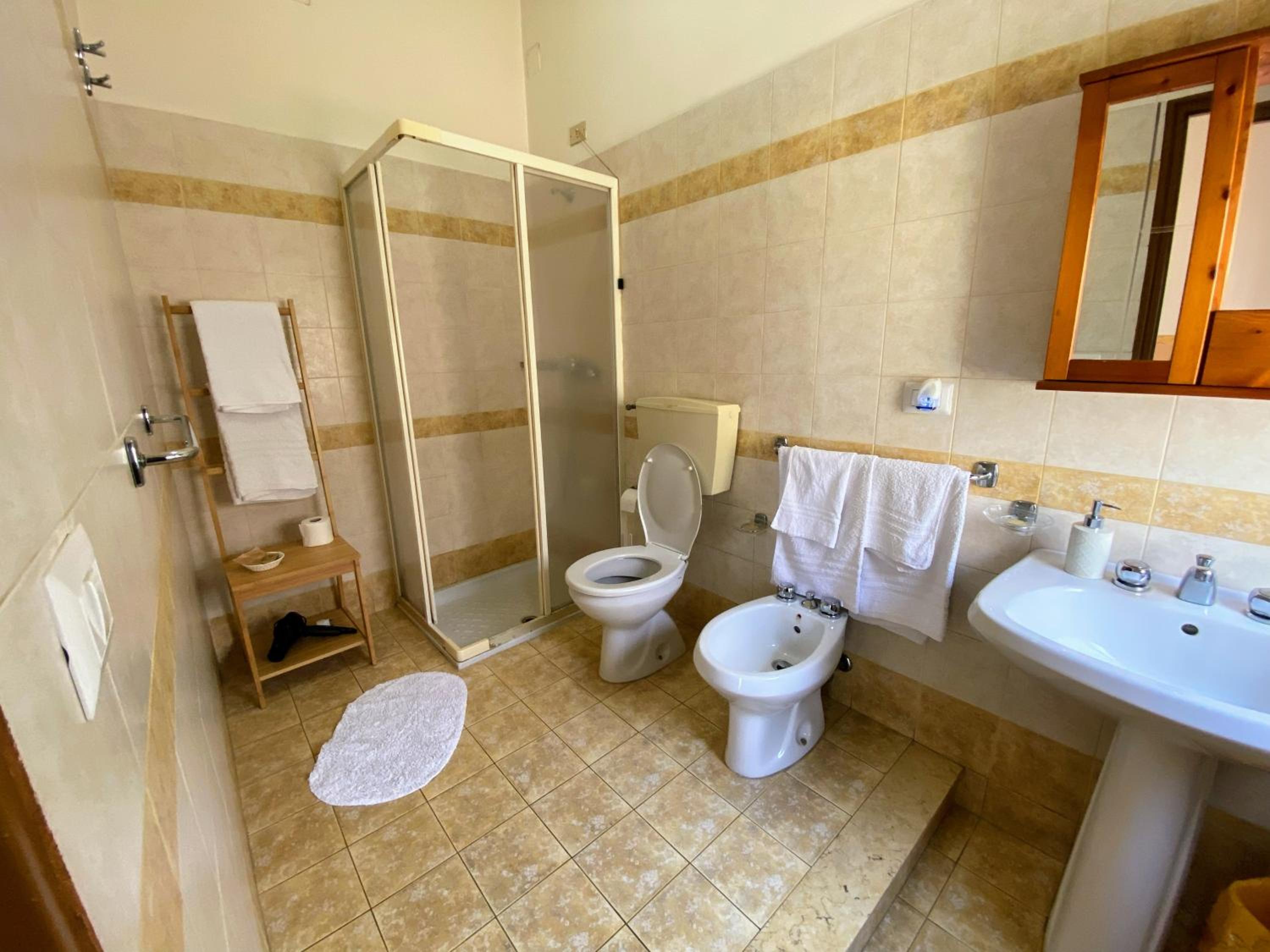 Quadruple Room with Balcony photo 2