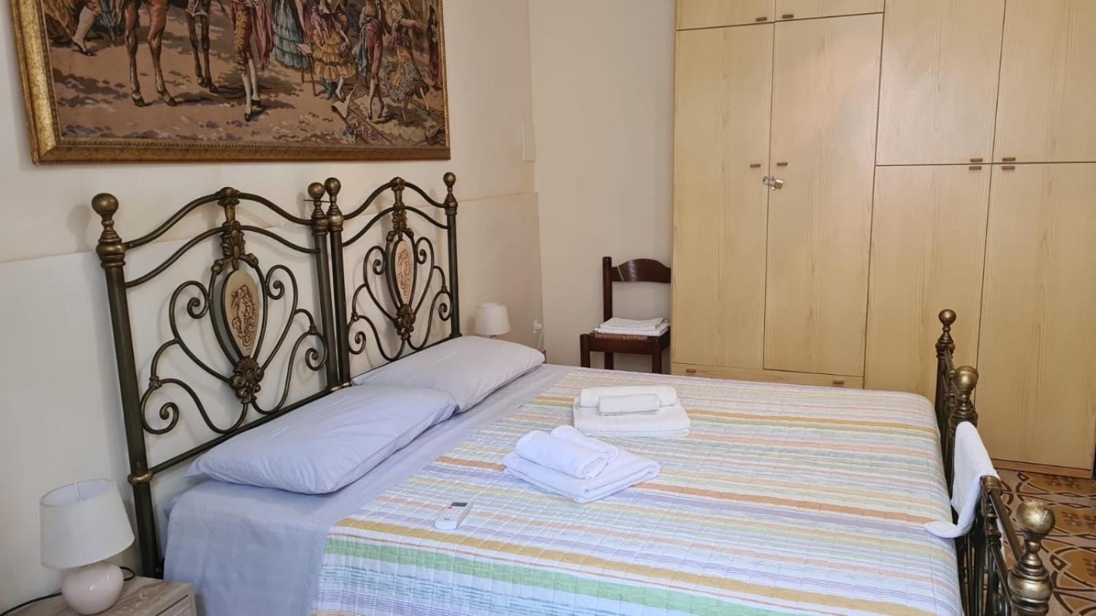 Twin Room - Photo 15