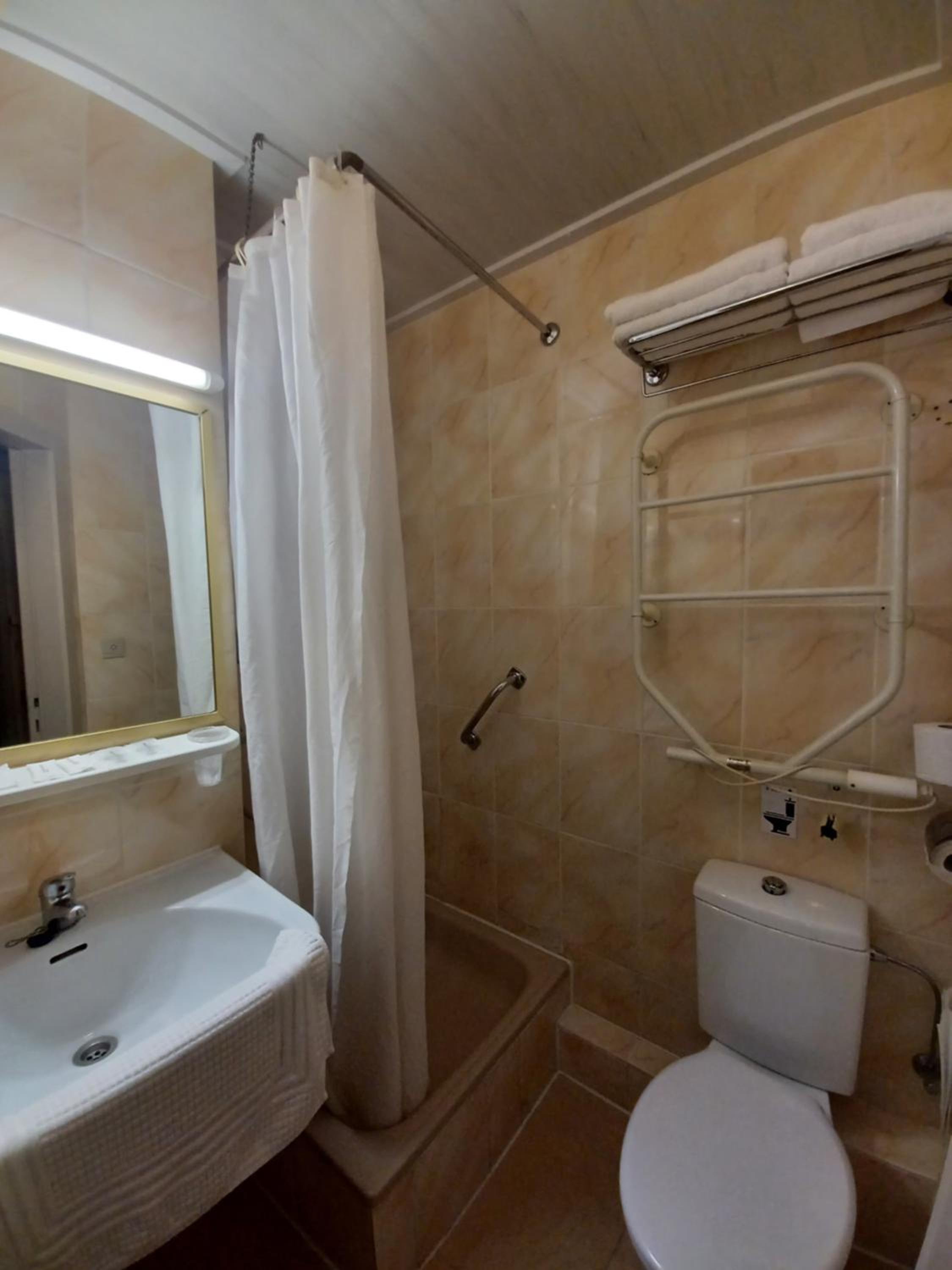 Budget Double or Twin Room - Photo 3