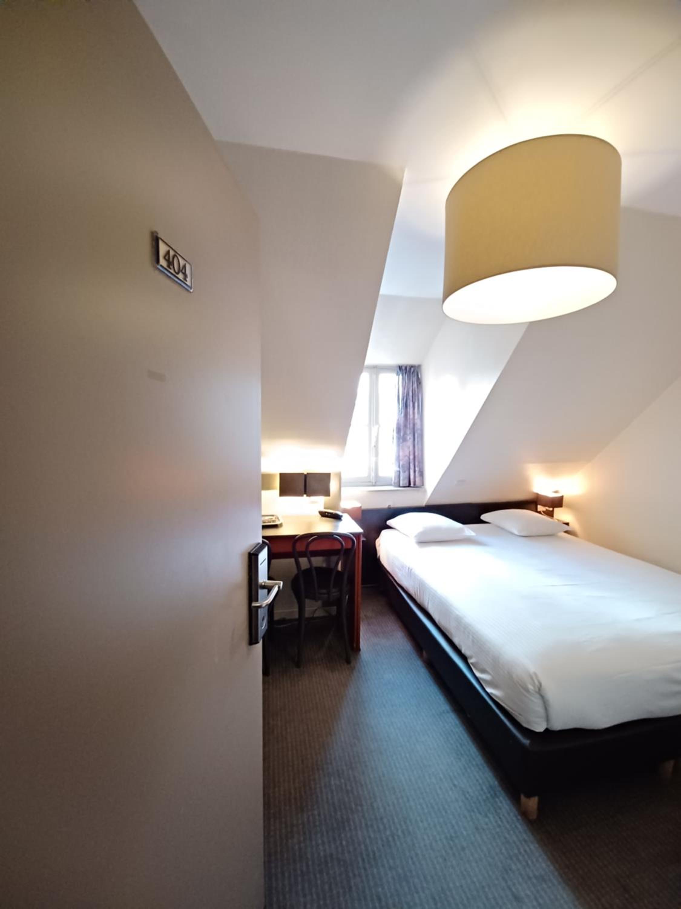 Standard Double Or Twin Room - Photo 19