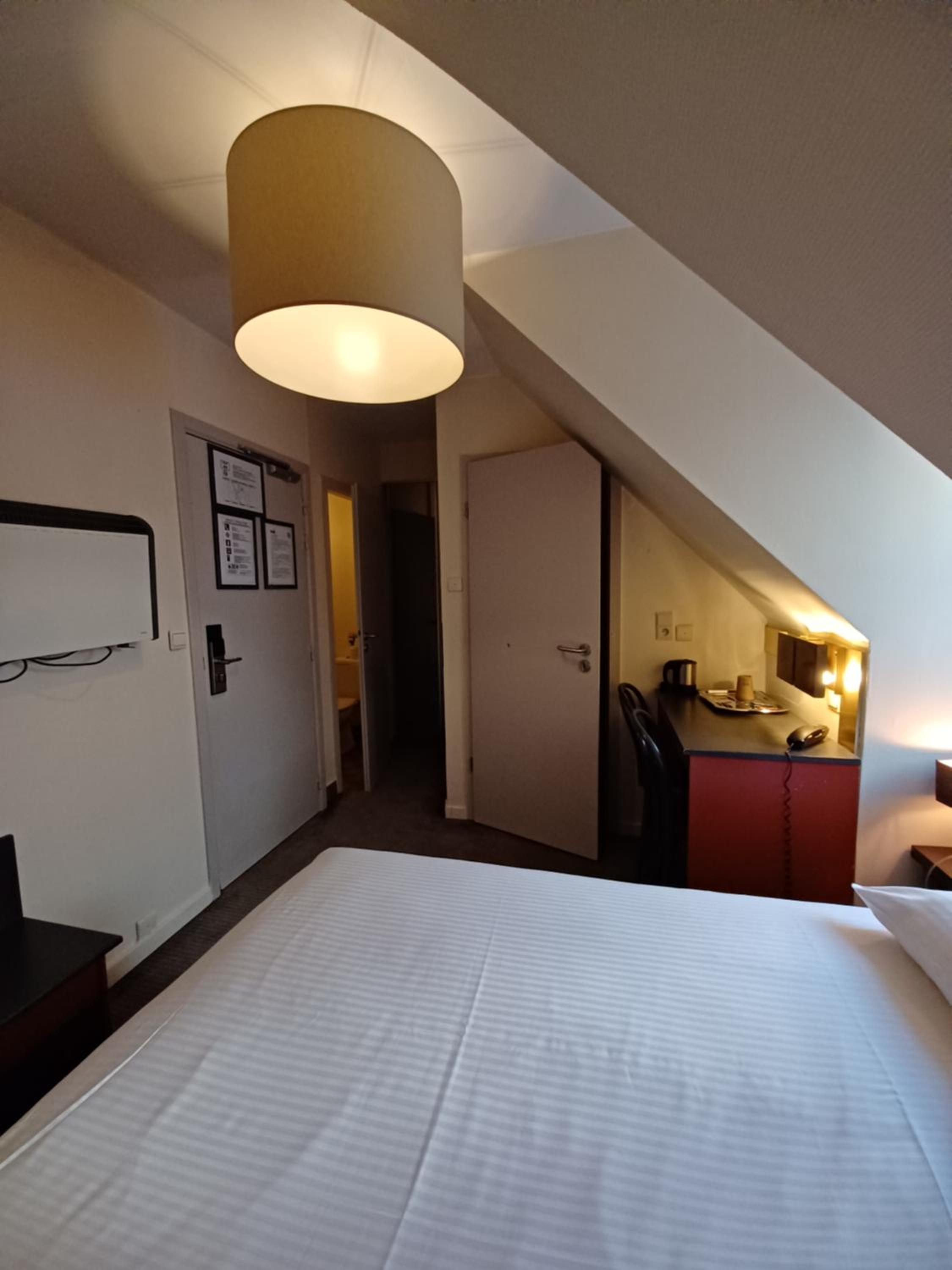 Standard Double Or Twin Room - Photo 26