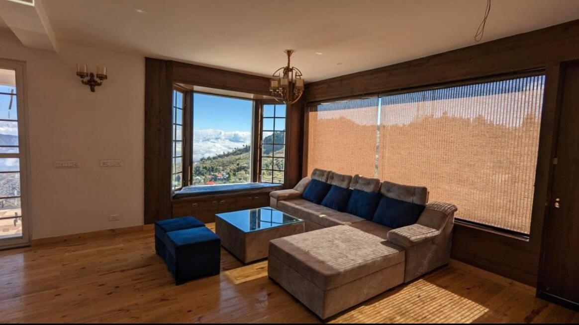 Three-Bedroom Villa photo 1