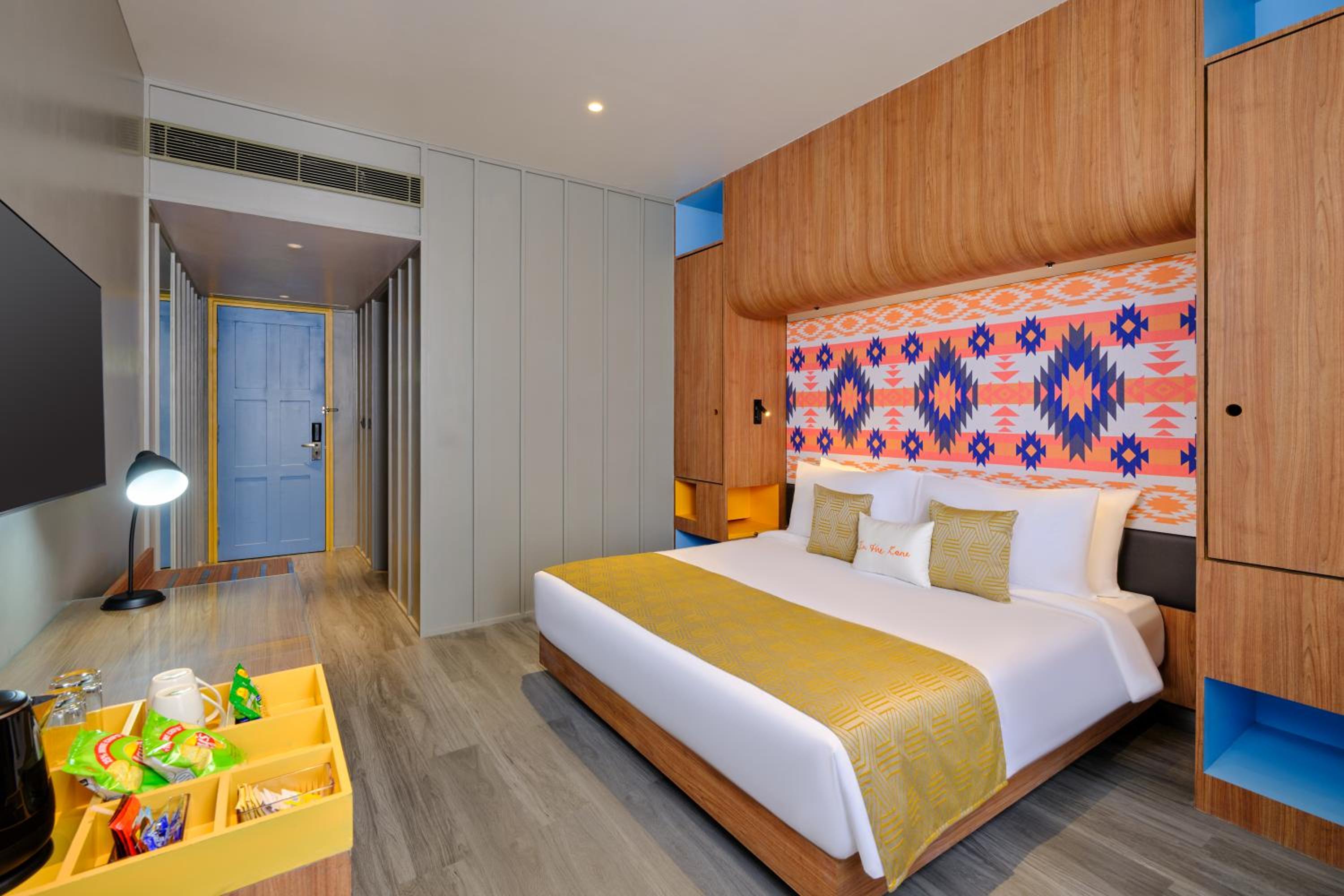 Budget Double Room (with 15% discount on Laundry Service,Welcome drink upon arrival,Happy Hours 11 am to 11 pm,Upgrade to deluxe/premium category,surprise gift upon check out and dinner with mocktail/beer for couple during the day)