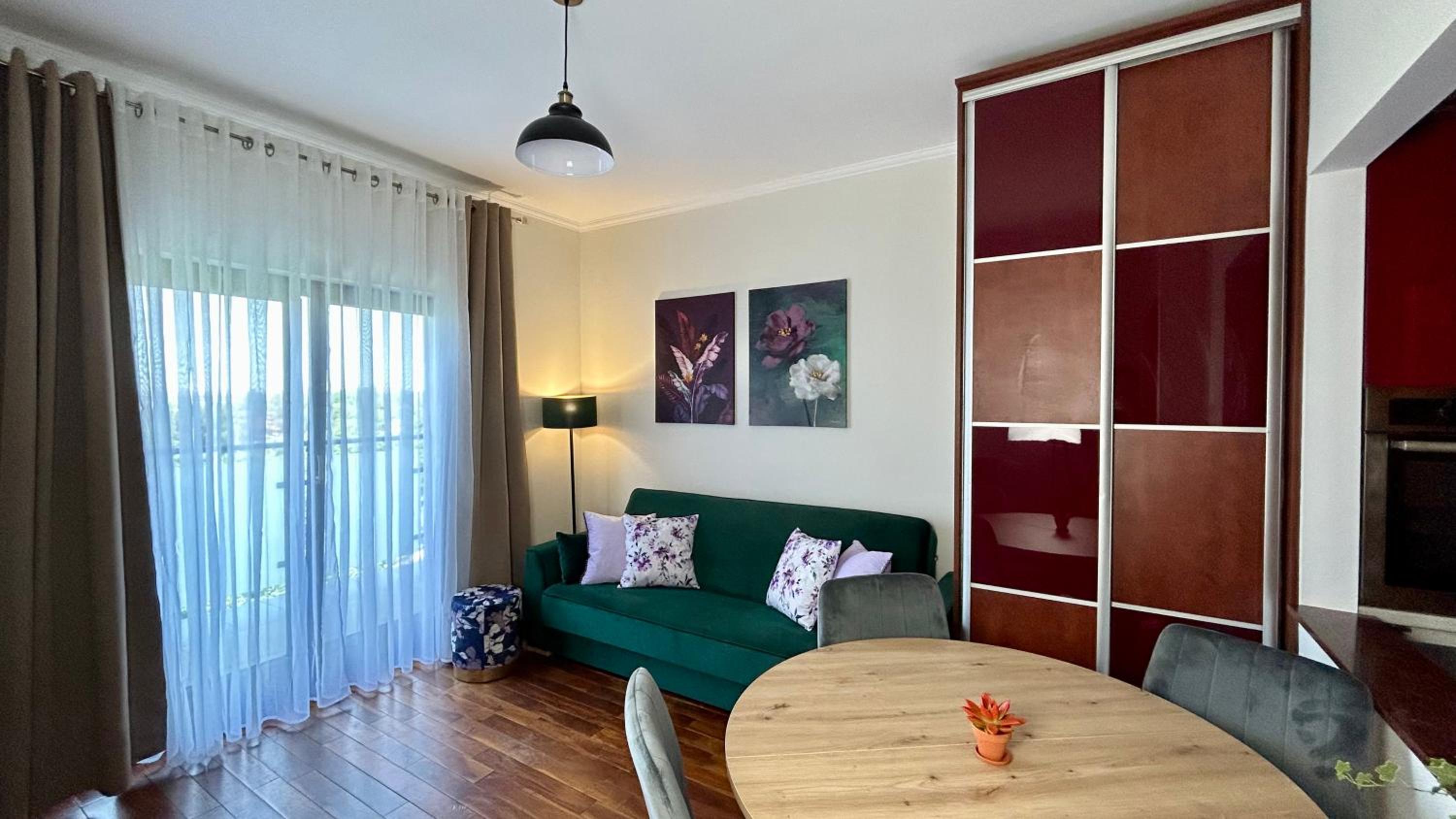 Apartment with Garden View