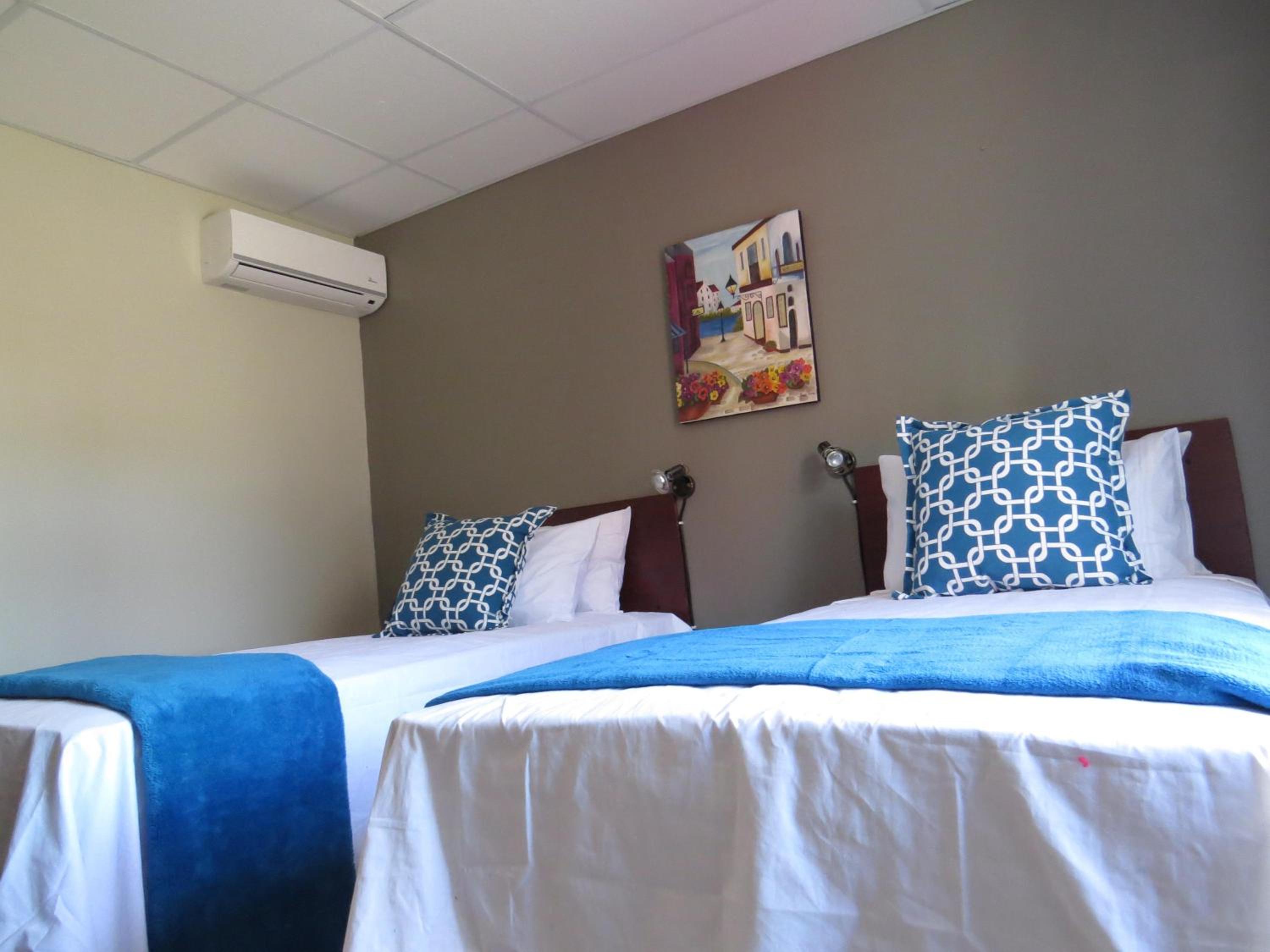 Standard Twin Room photo 1