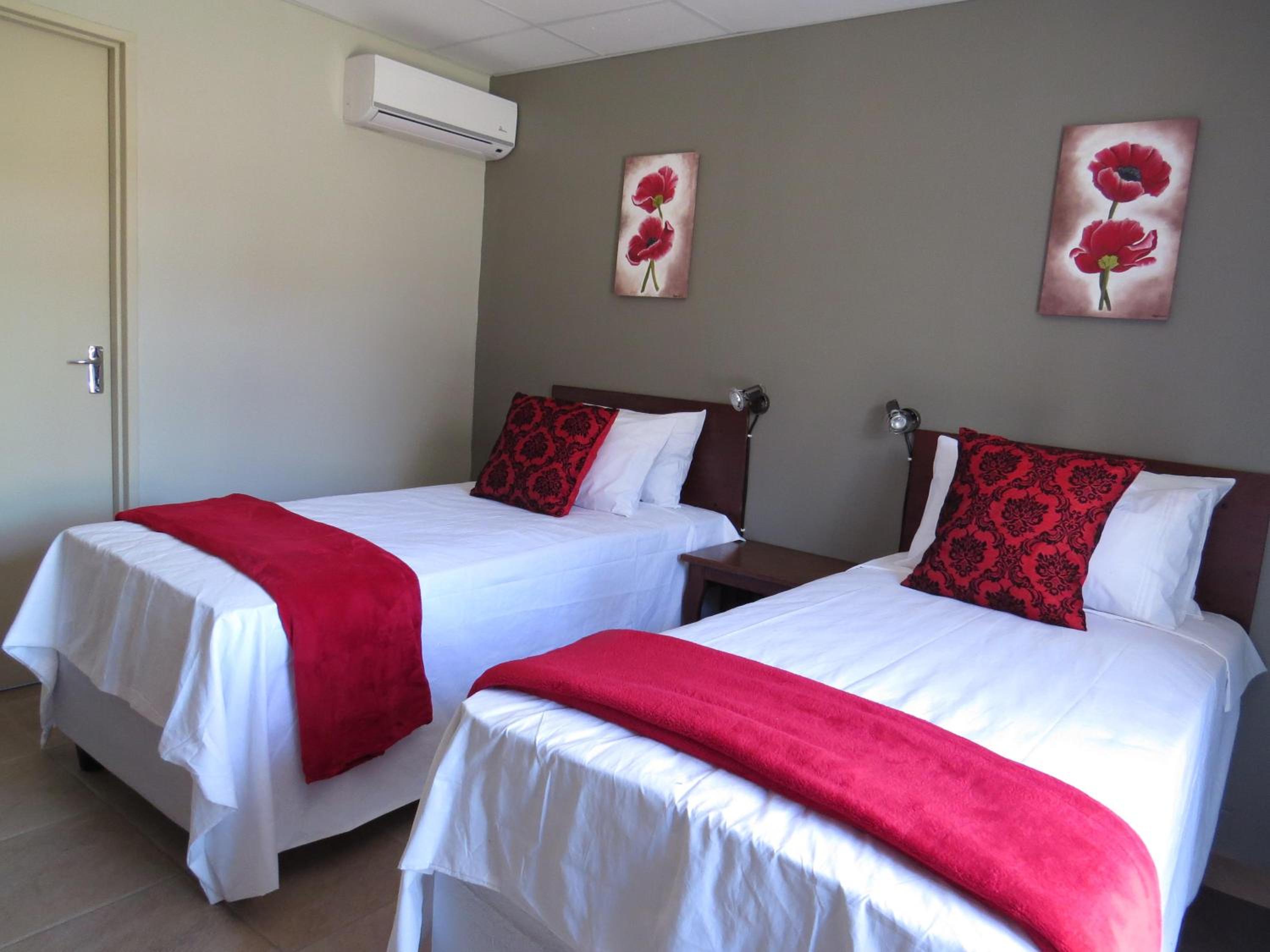 Standard Twin Room photo 1