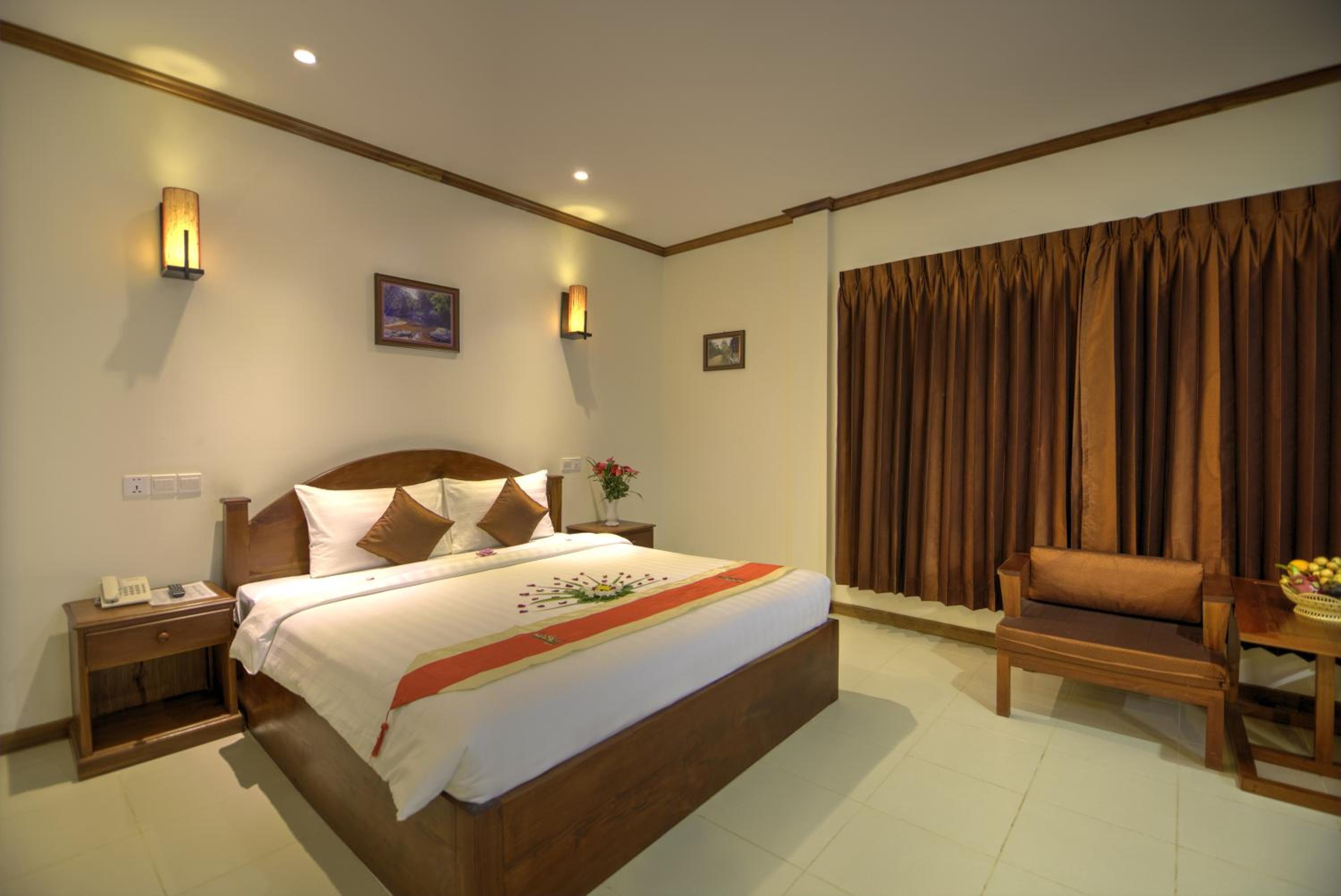 Deluxe Double Room (2 Adults + 1 Child) photo 1