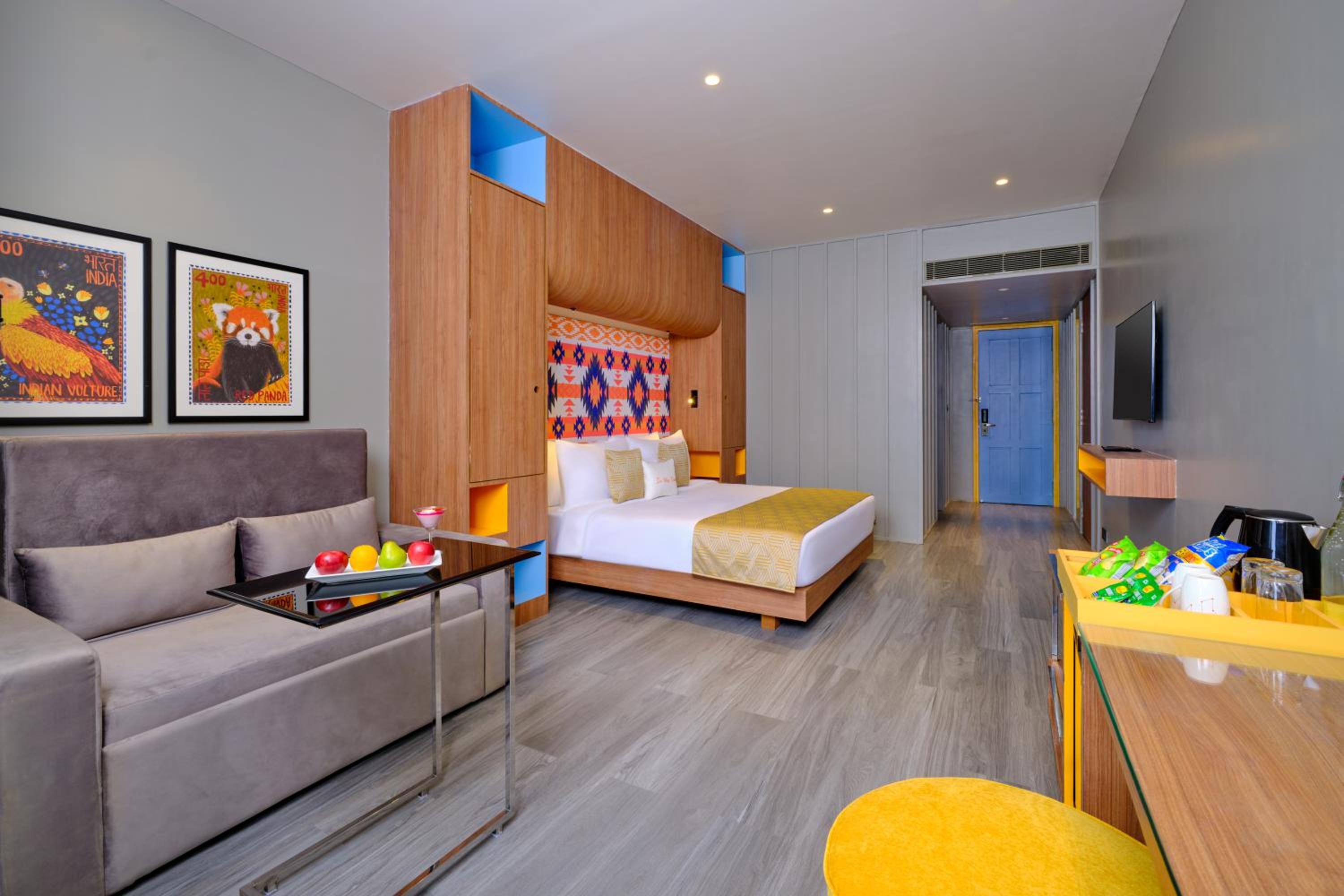 Deluxe Double Room (2 Adults + 1 Child)  (with 15% discount on Laundry Service,Welcome drink upon arrival,Happy Hours 11 am to 11 pm,Upgrade to deluxe/premium category,surprise gift upon check out and dinner with mocktail/beer for couple during the day) - Photo 4