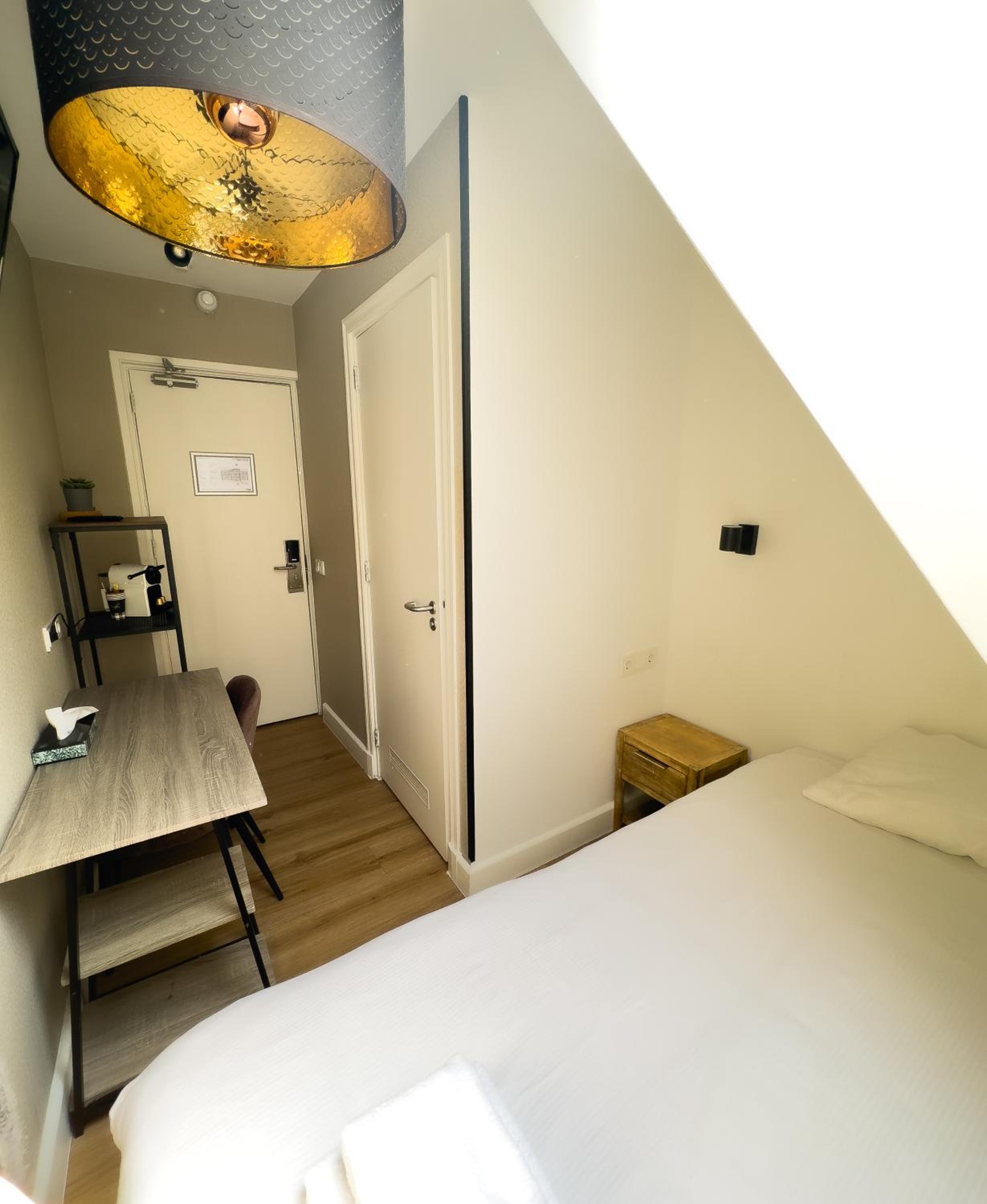 Single Room photo 3