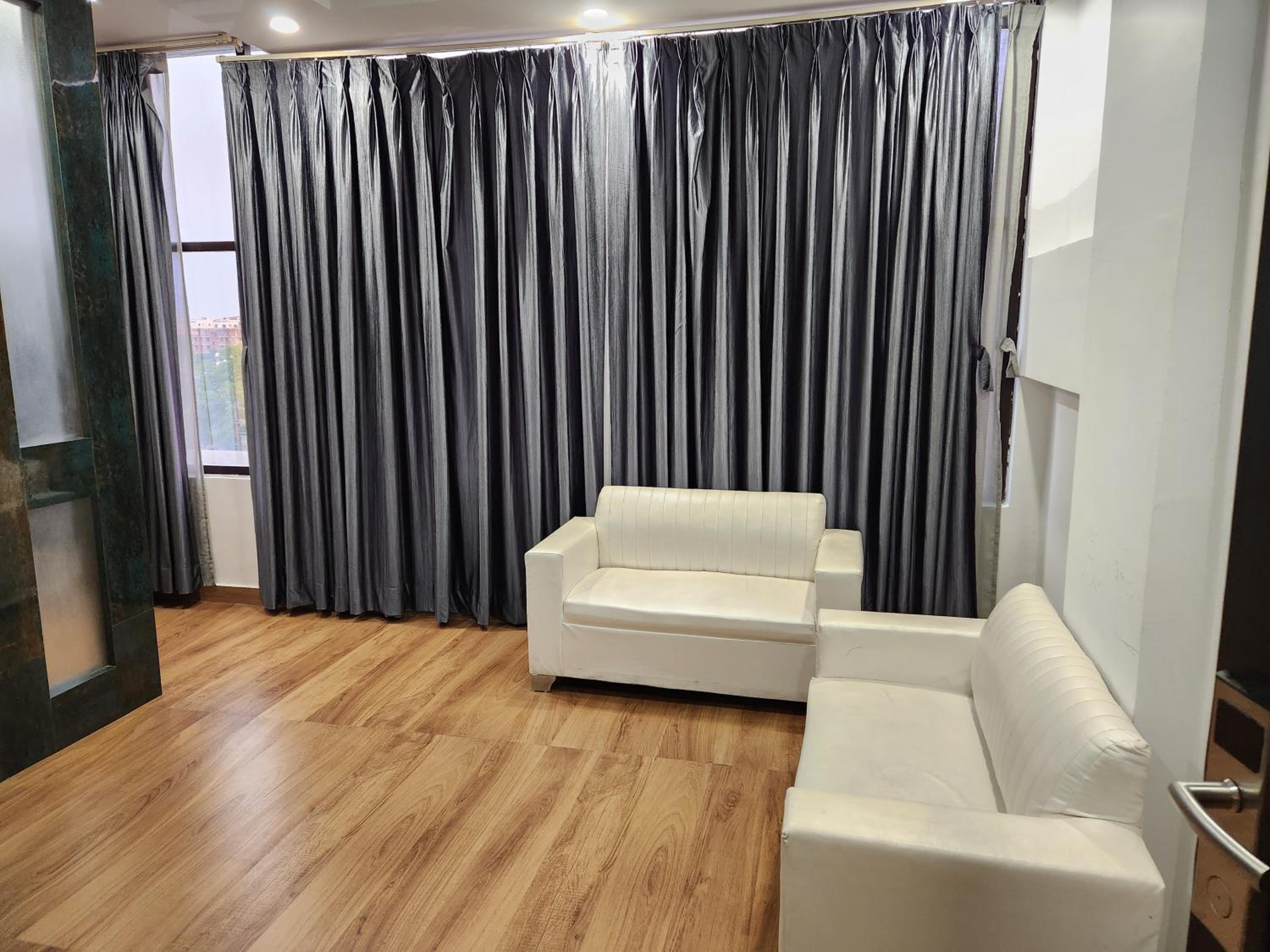 Double Room - Photo 6