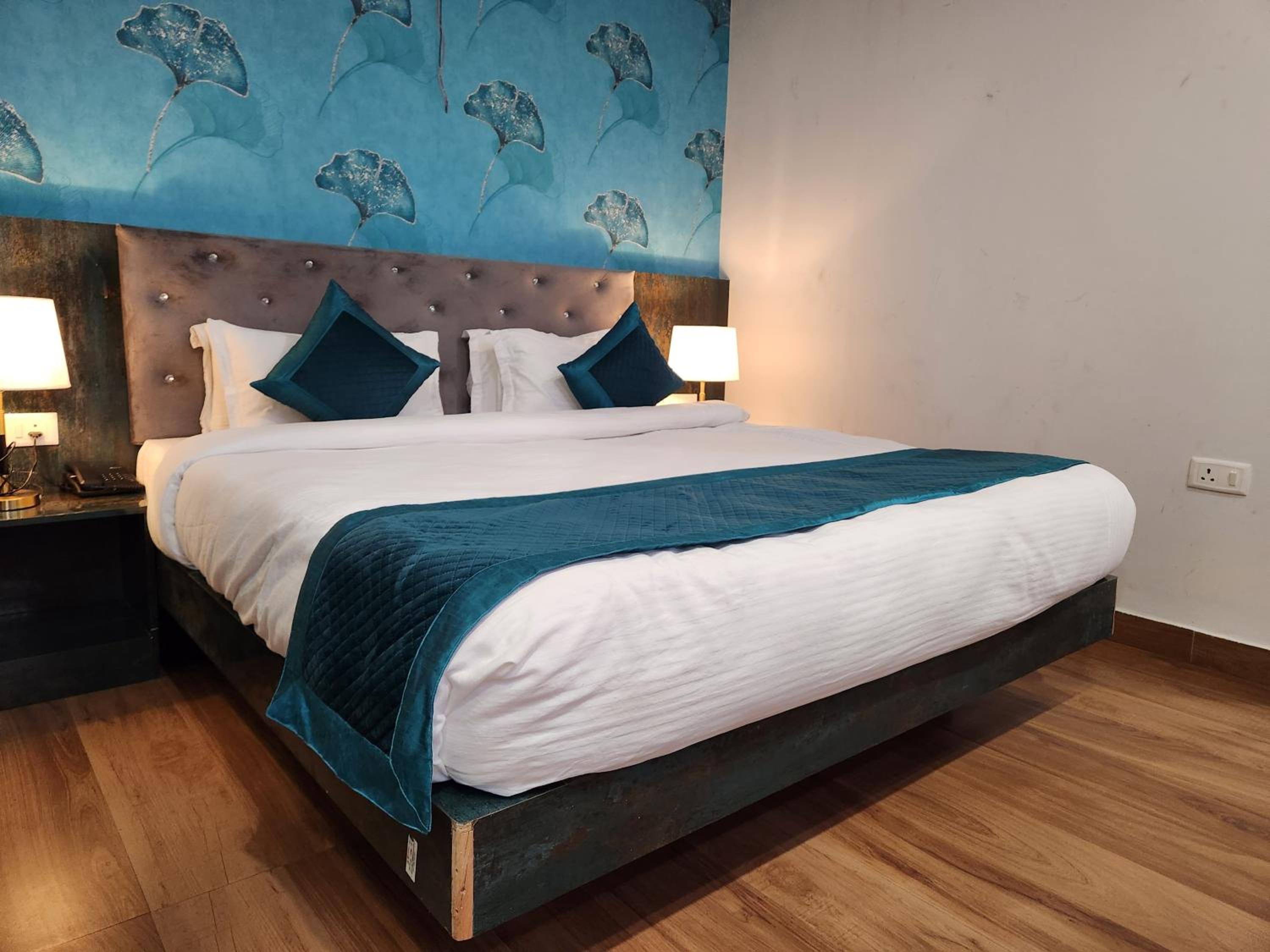 Double Room - Photo 12