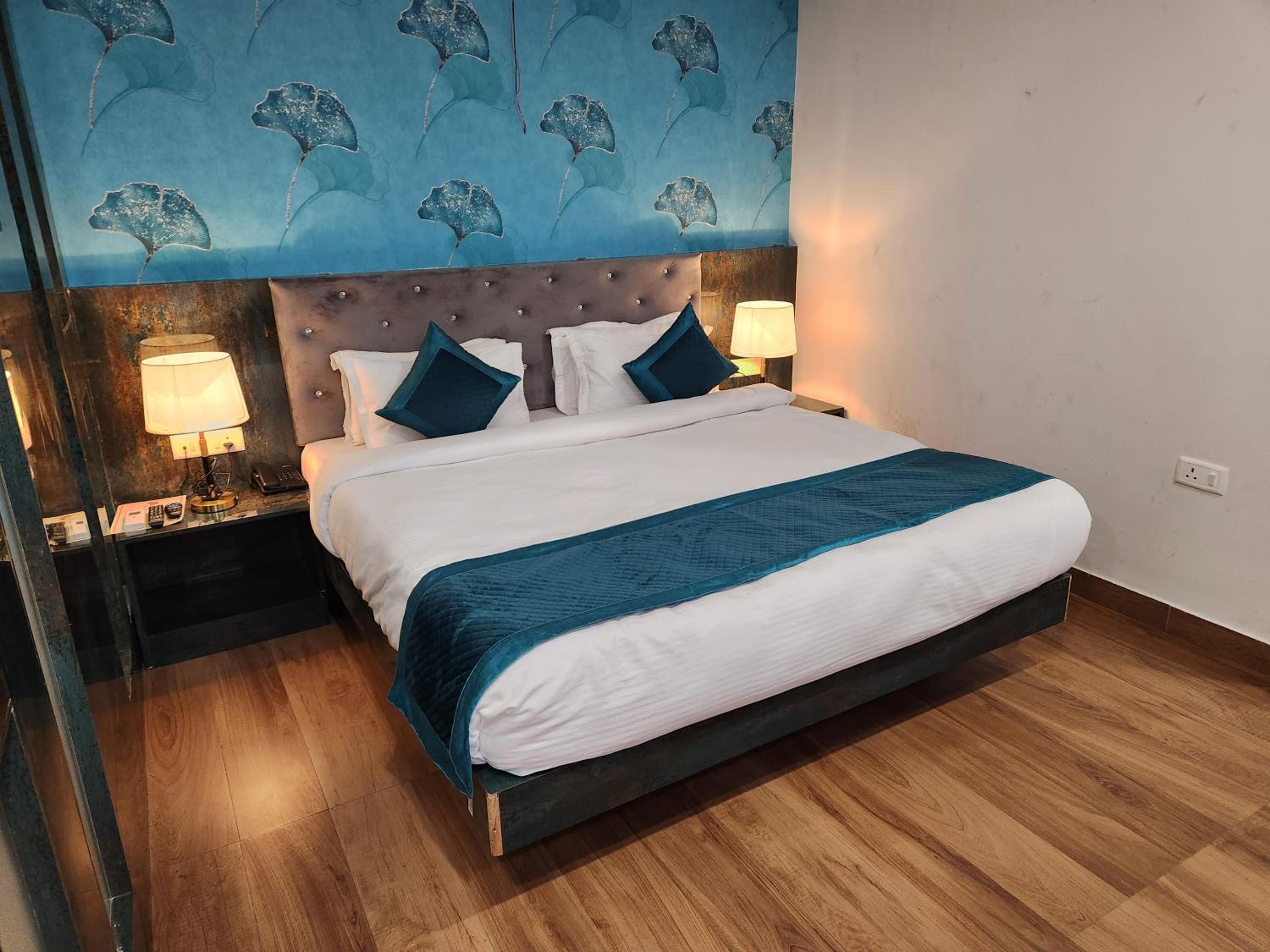 Double Room - Photo 8